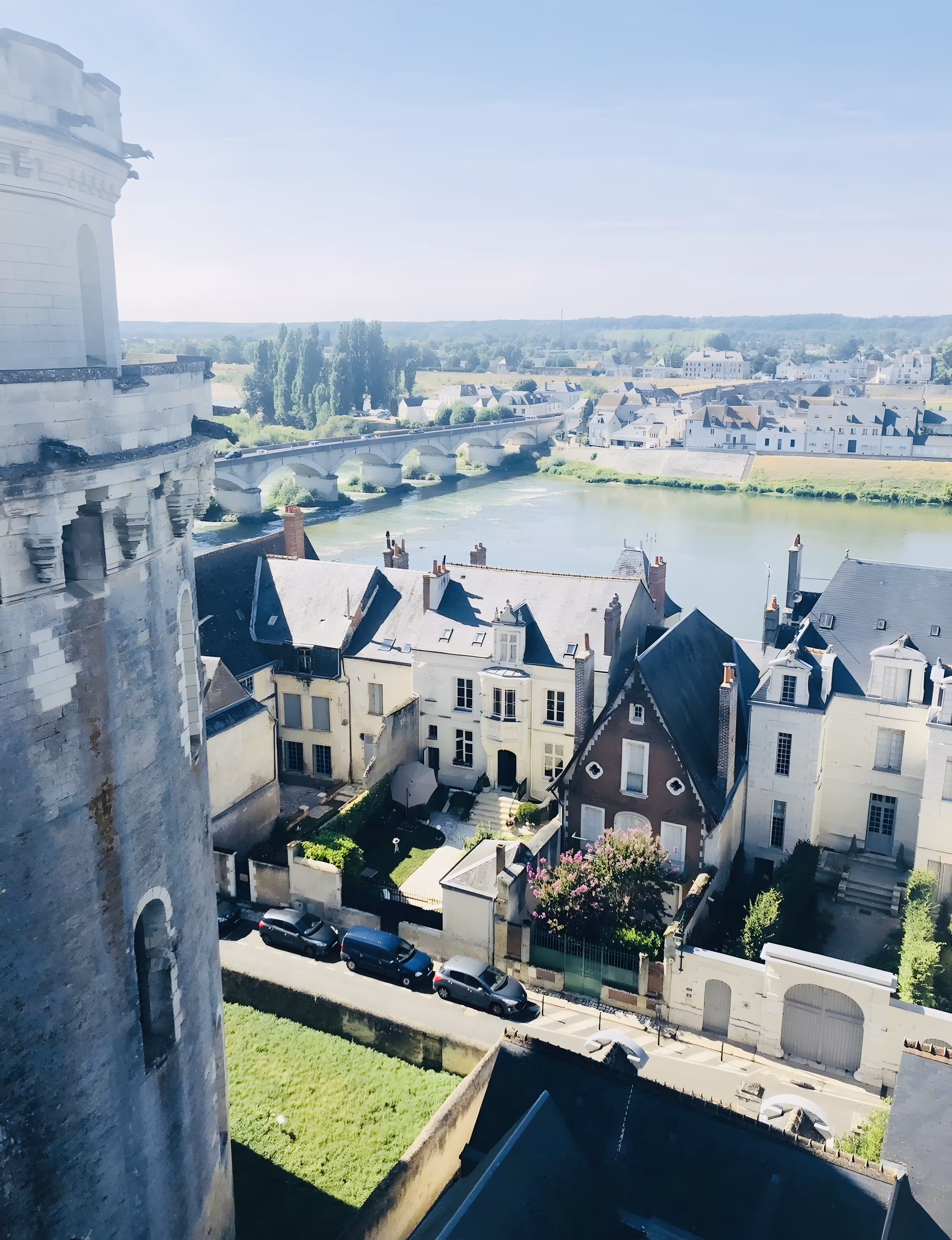 Beauty above Ambroise 