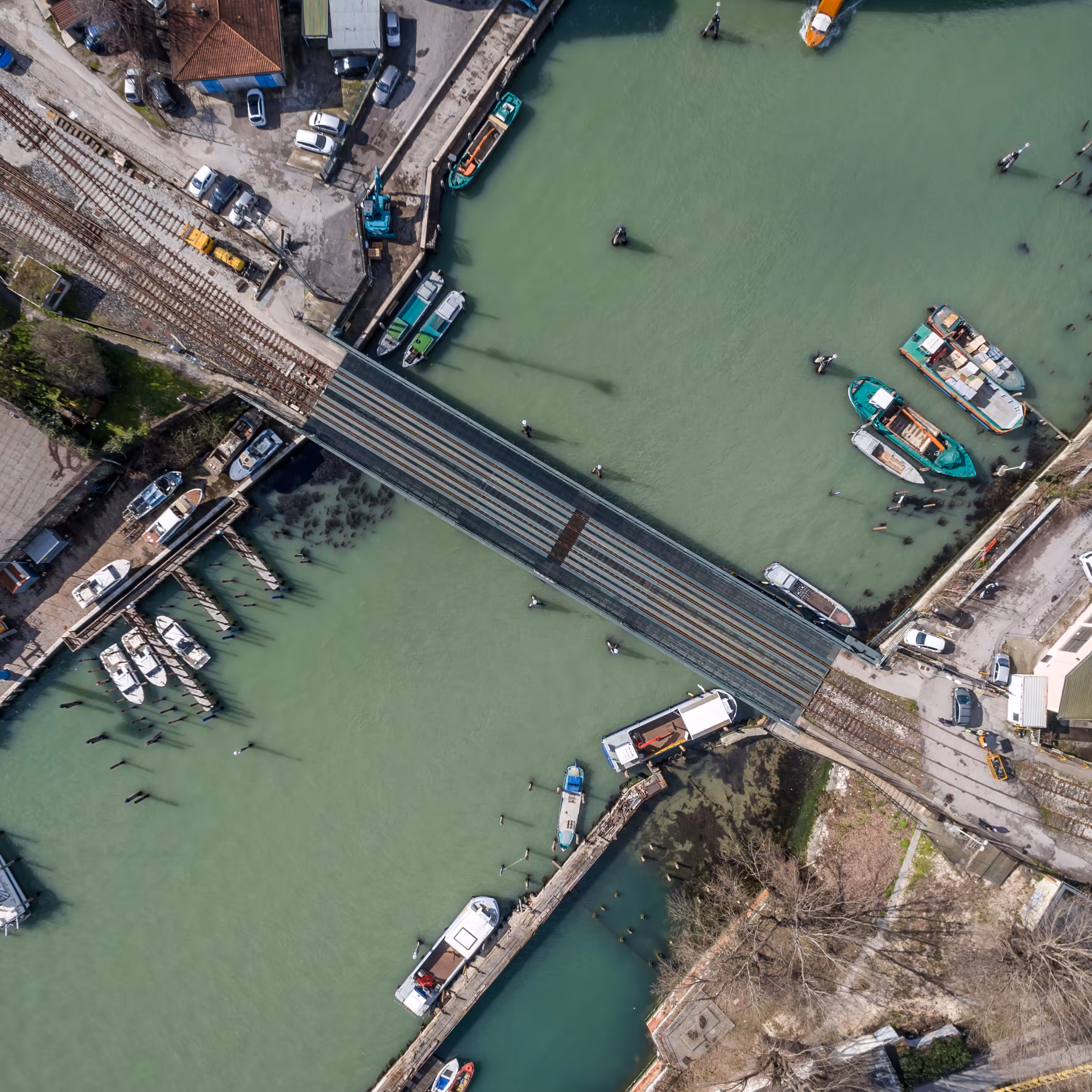 Crossings (Venice) 5/25