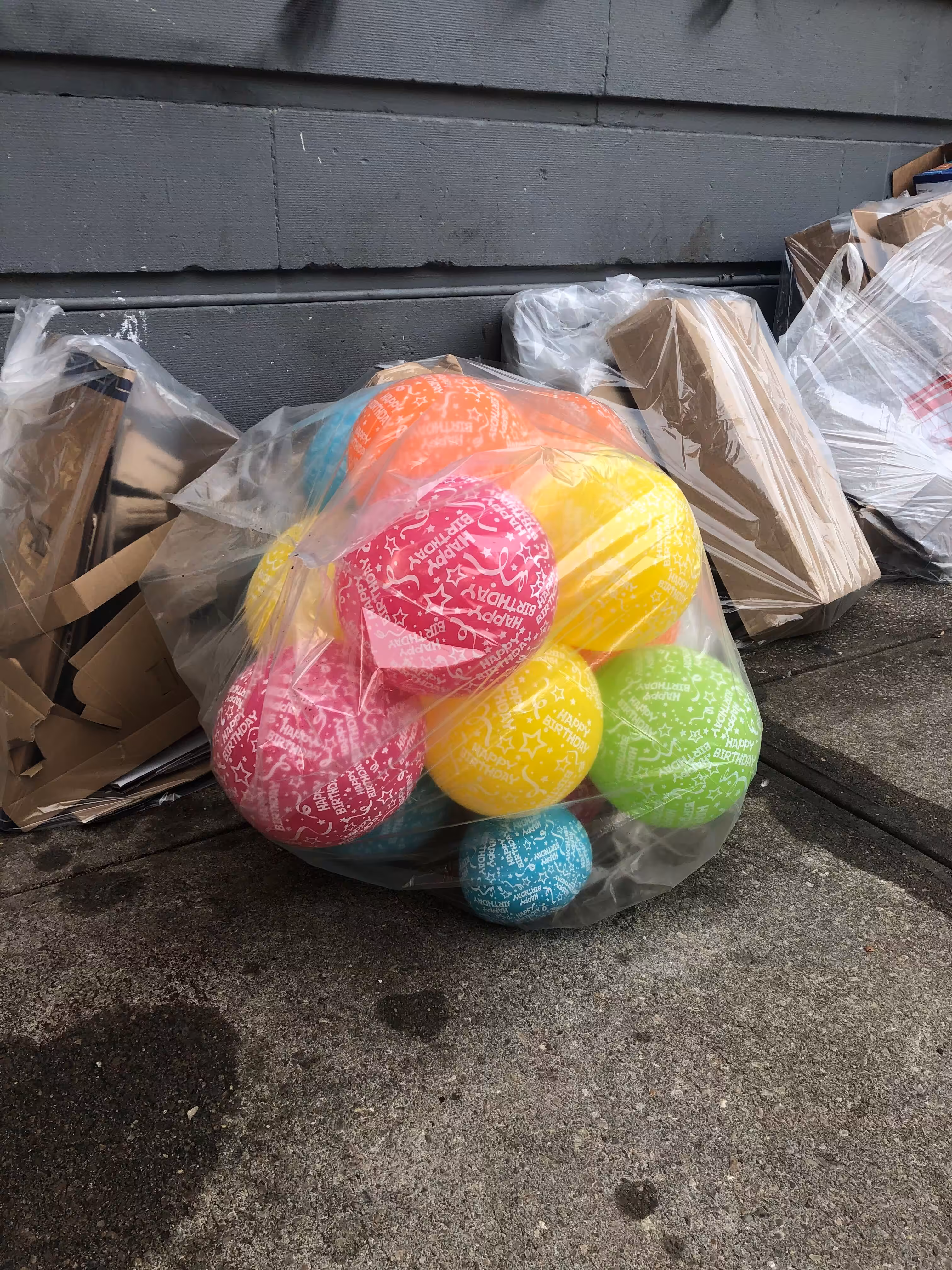 🎈🚮
