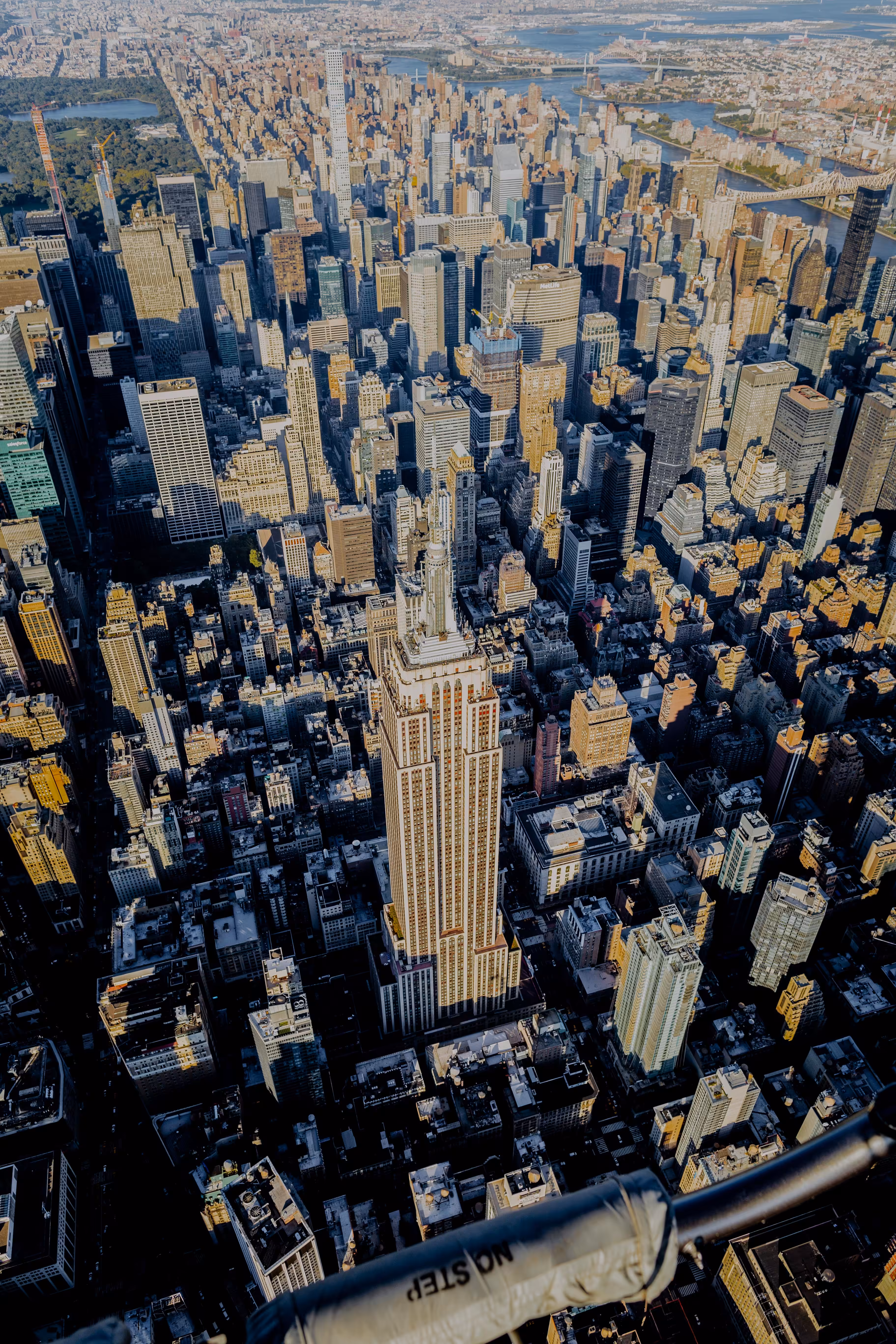 Manhattan, New York: Above the Noise
