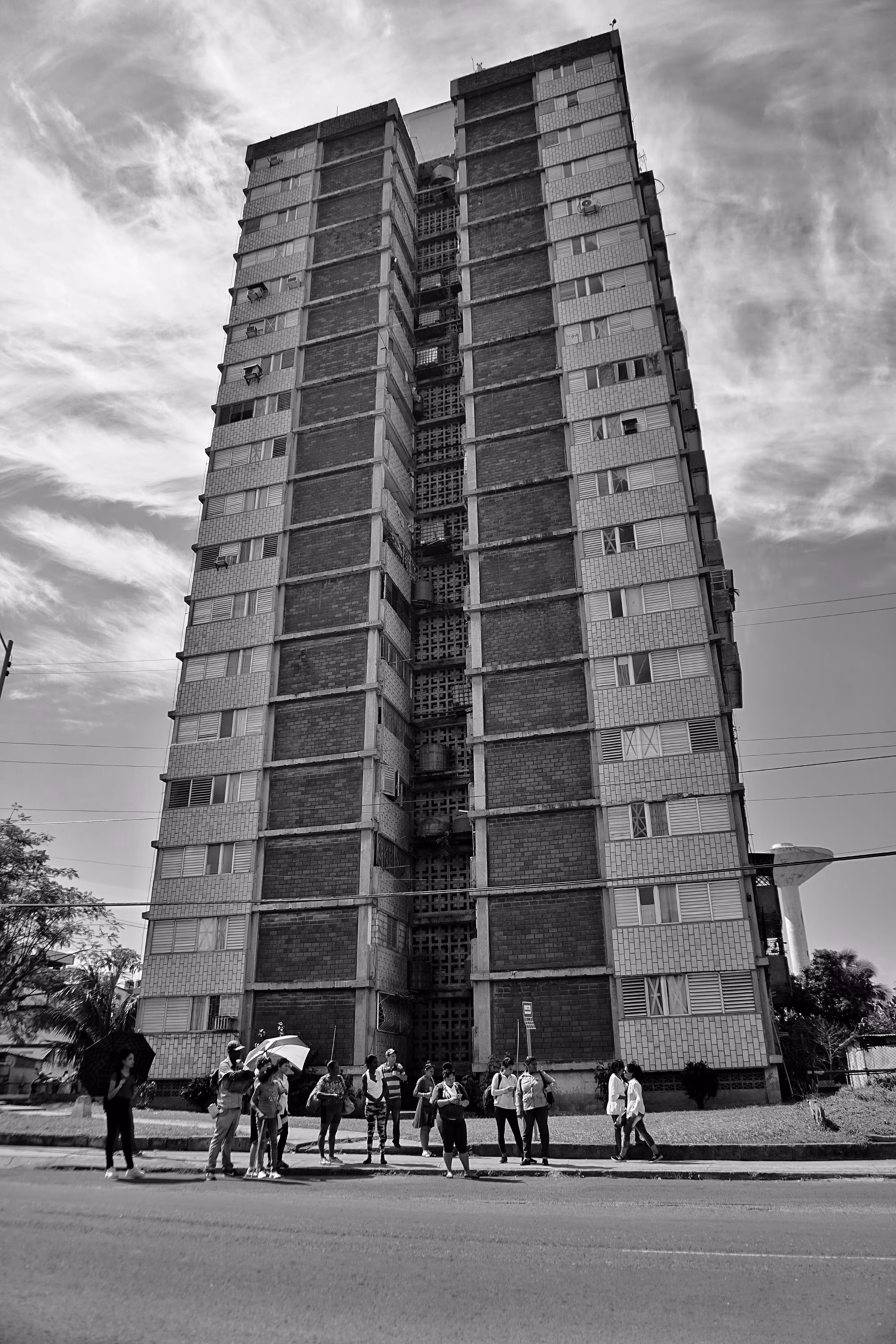 MONUMENTAL