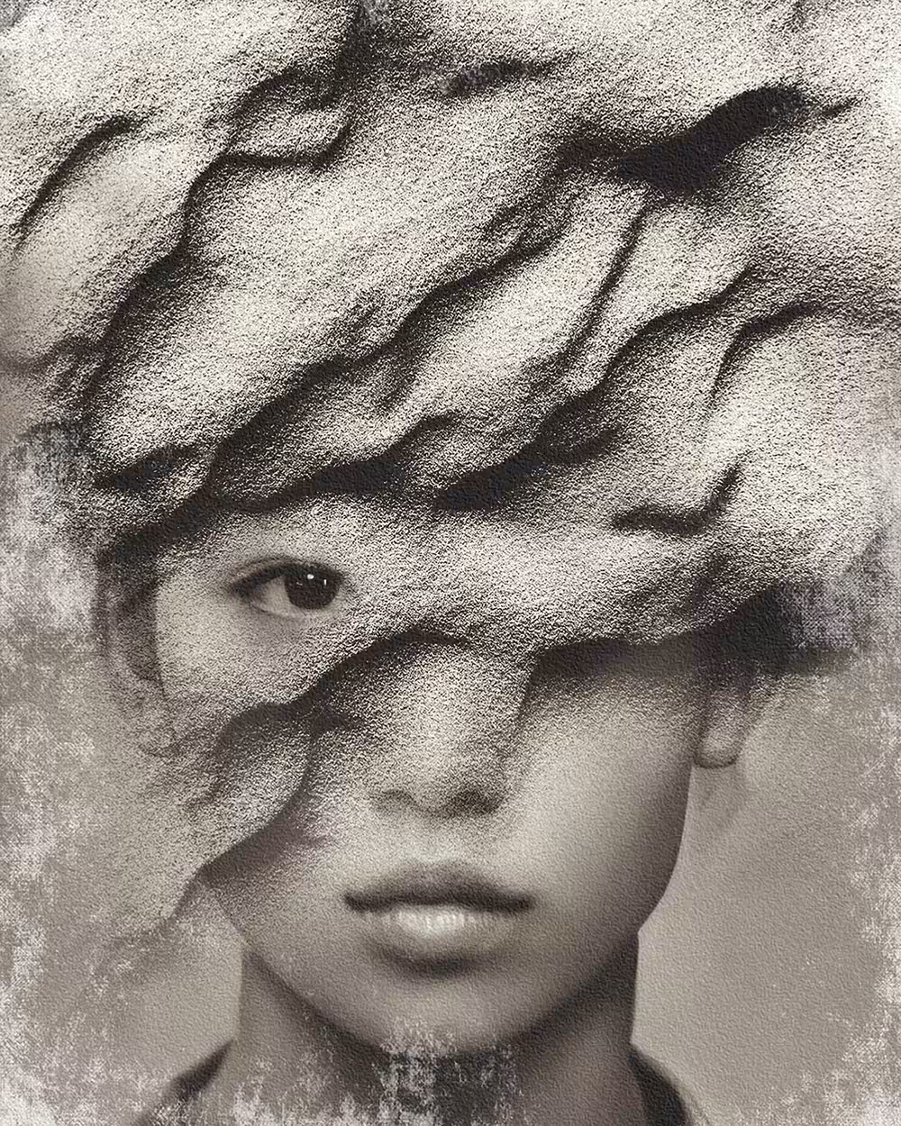/ THE SECRET OF THE SAND /