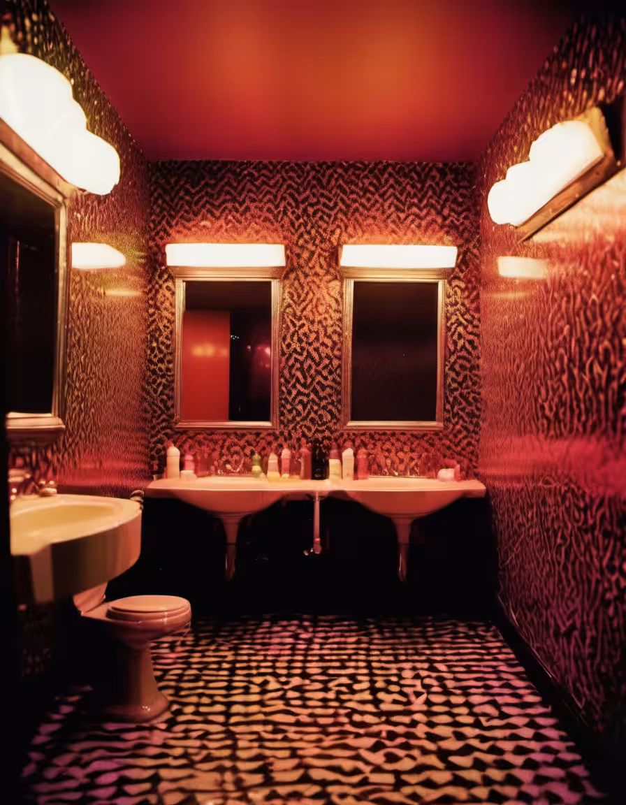 Club Restrooms With Threatening Auras #96