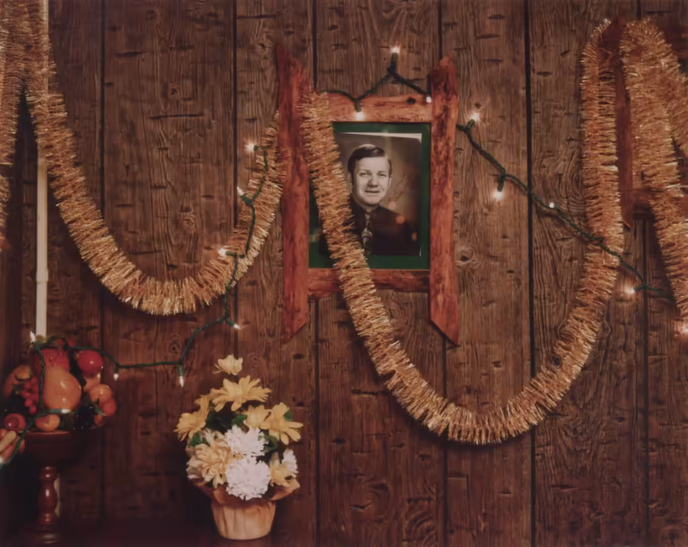  #9 Celebrity Room, Brainerd, Minnesota by Alec Soth from Dissolutions (Sleeping by the Mississippi)