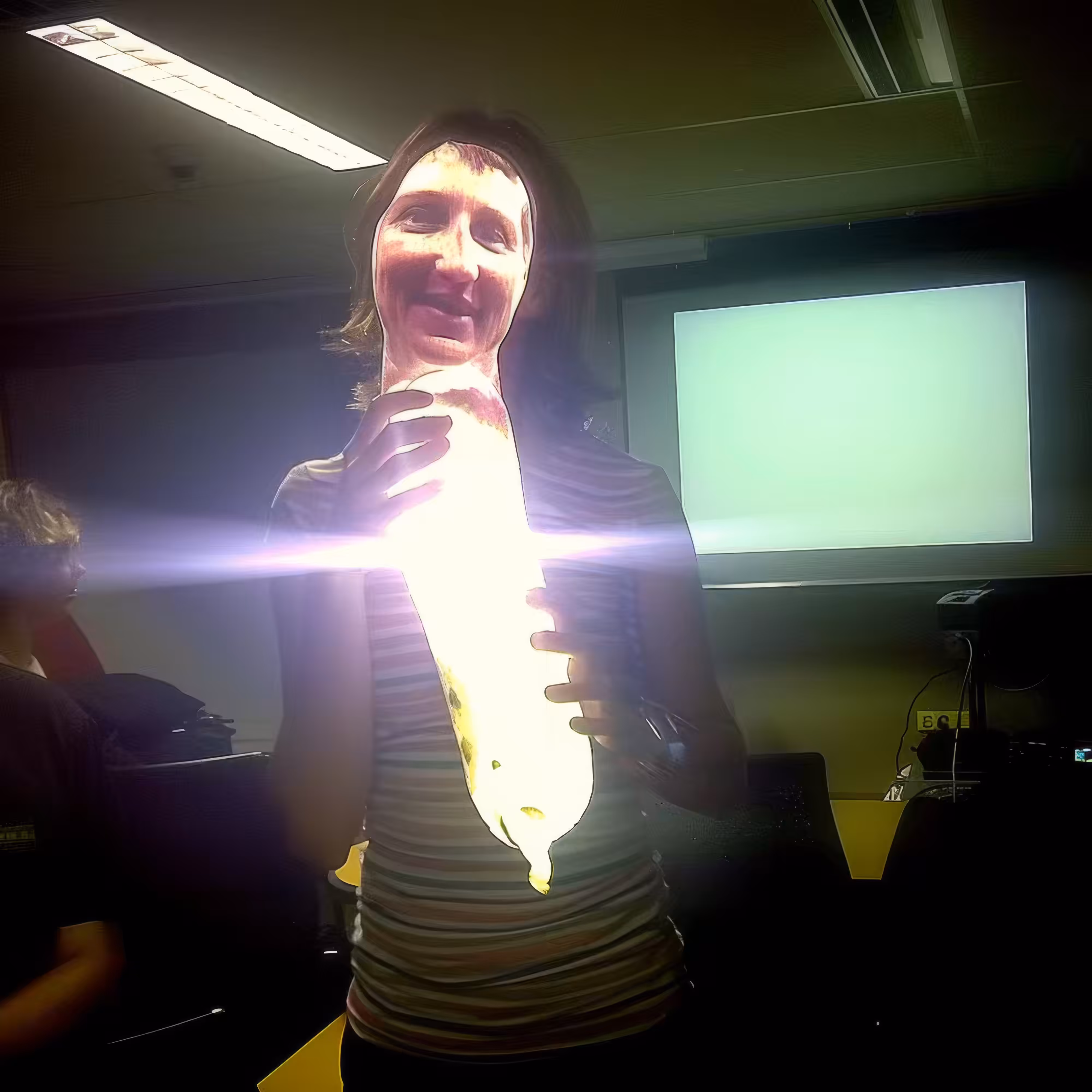 BAD JPEGs: Hologram-Thingy