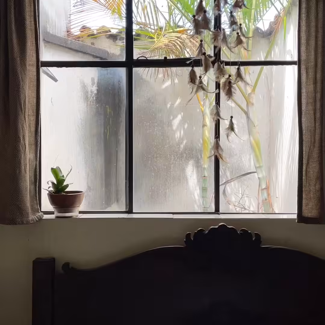 MOMENT#45 (Quiet bedroom)