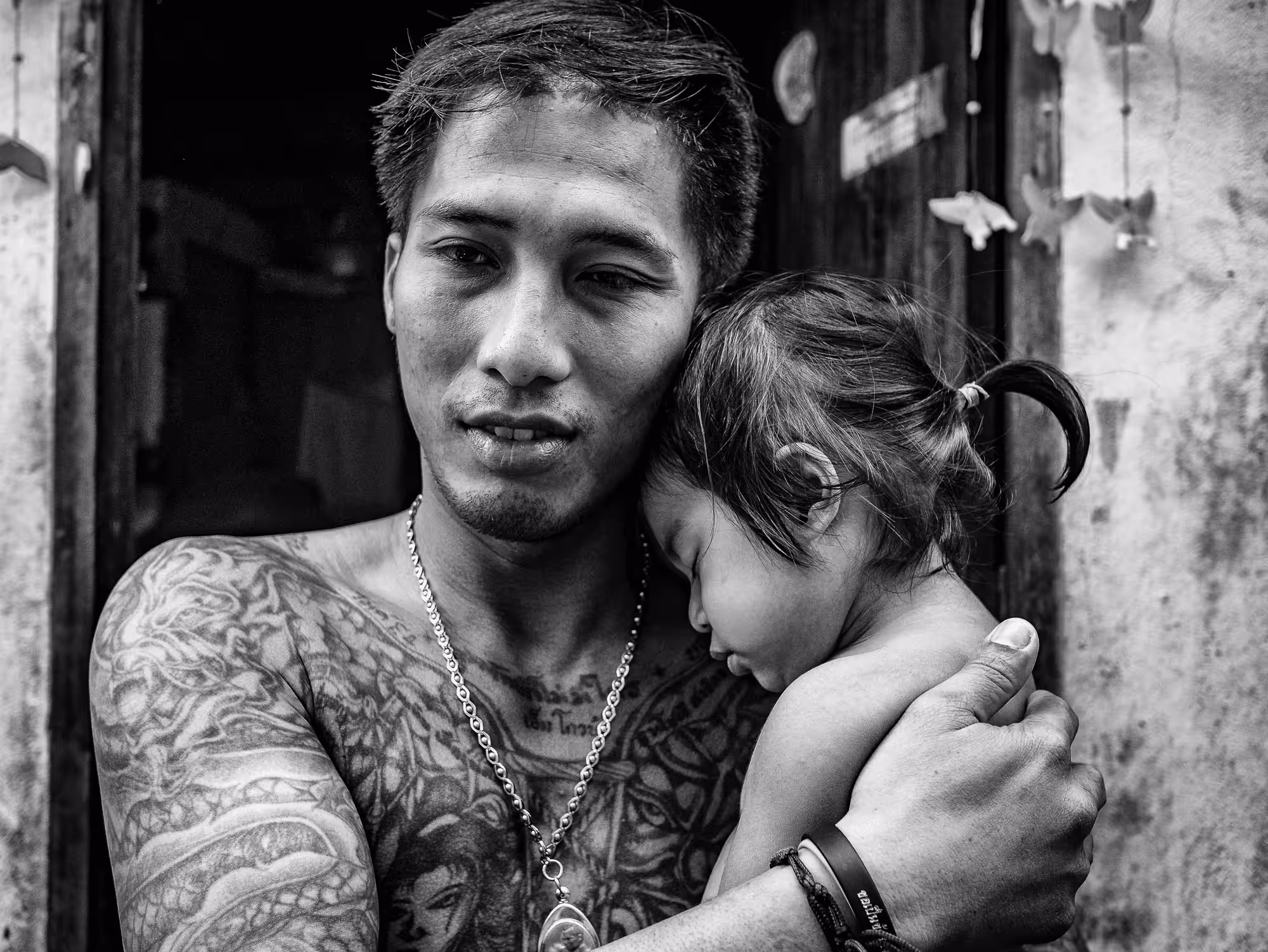 Faces of Khlongtoey - Black & White Street Portraits from a Bangkok You've Never Seen: Fatherly Love - FOK16