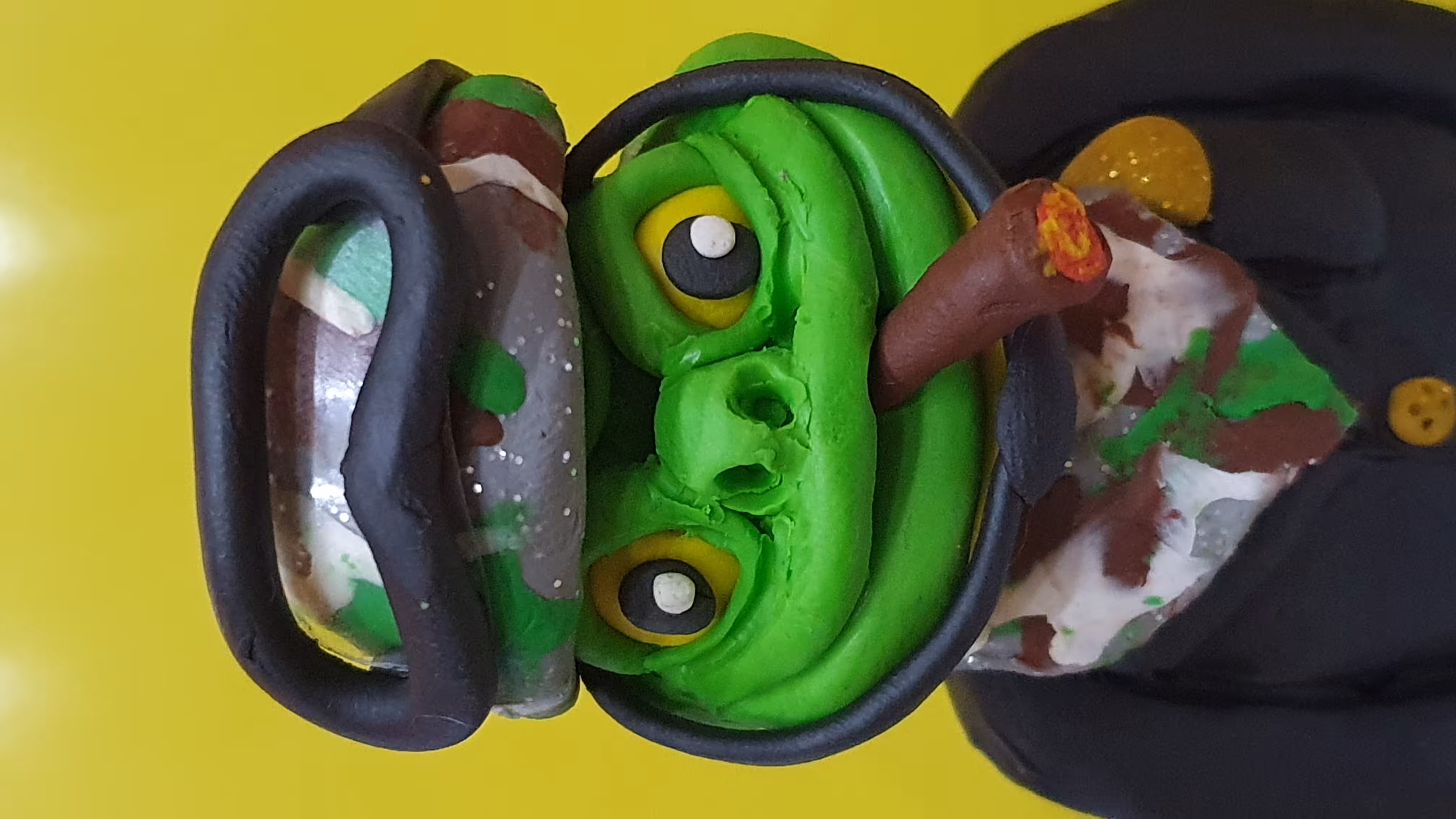 #40 Clay Collectible Army Frog 