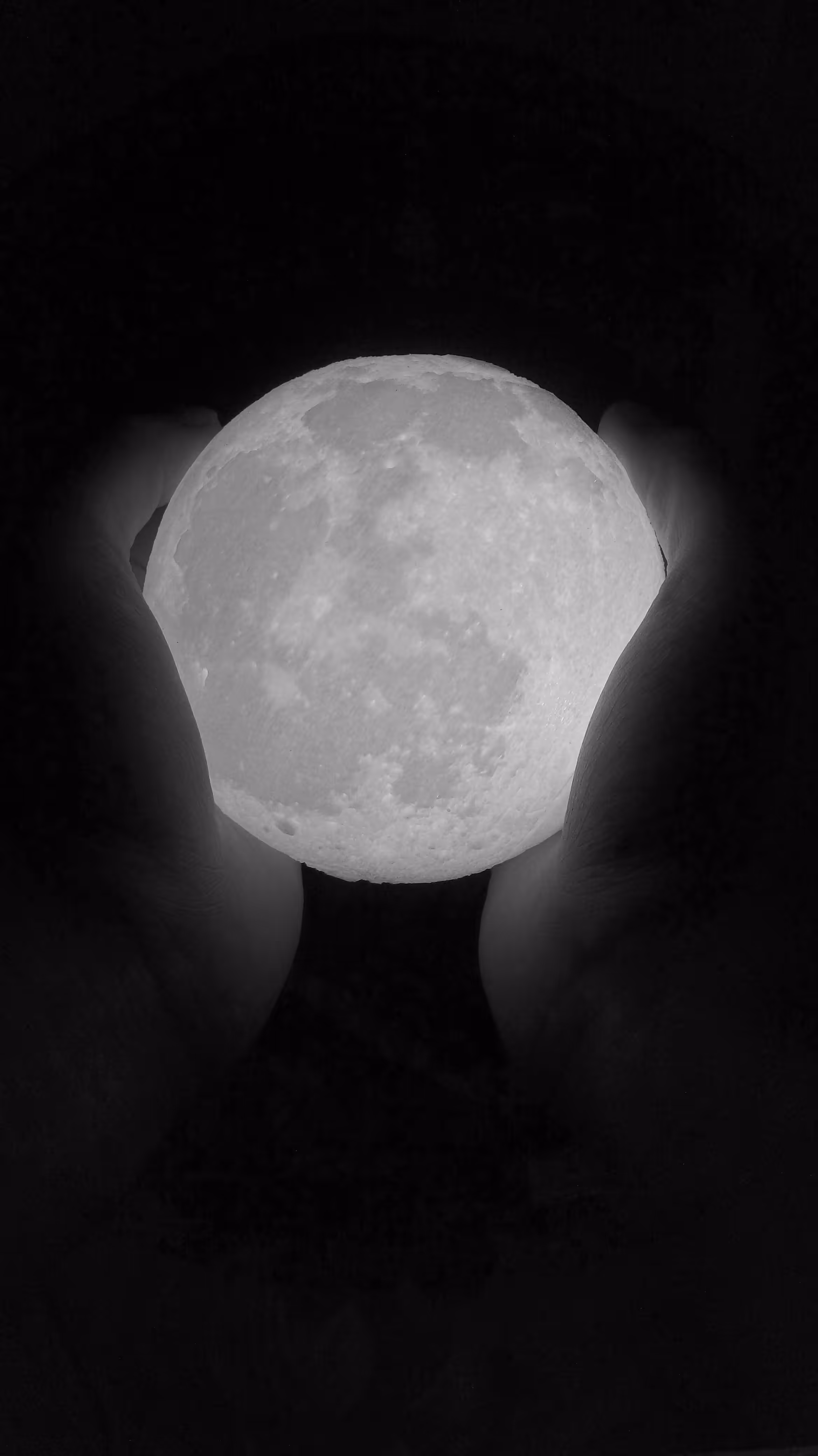 The moon in my hands