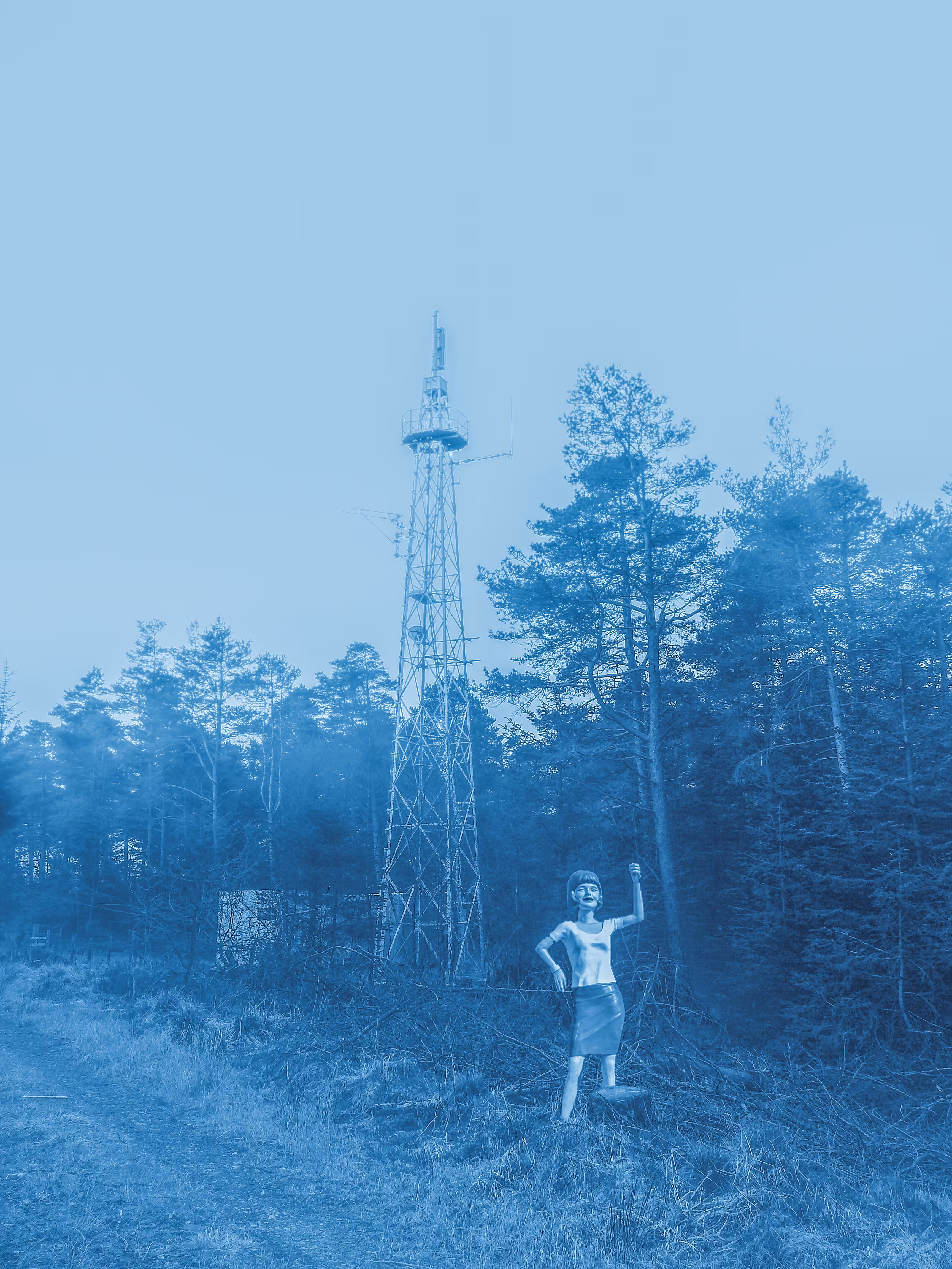 Tryin' get a god damn signal! 