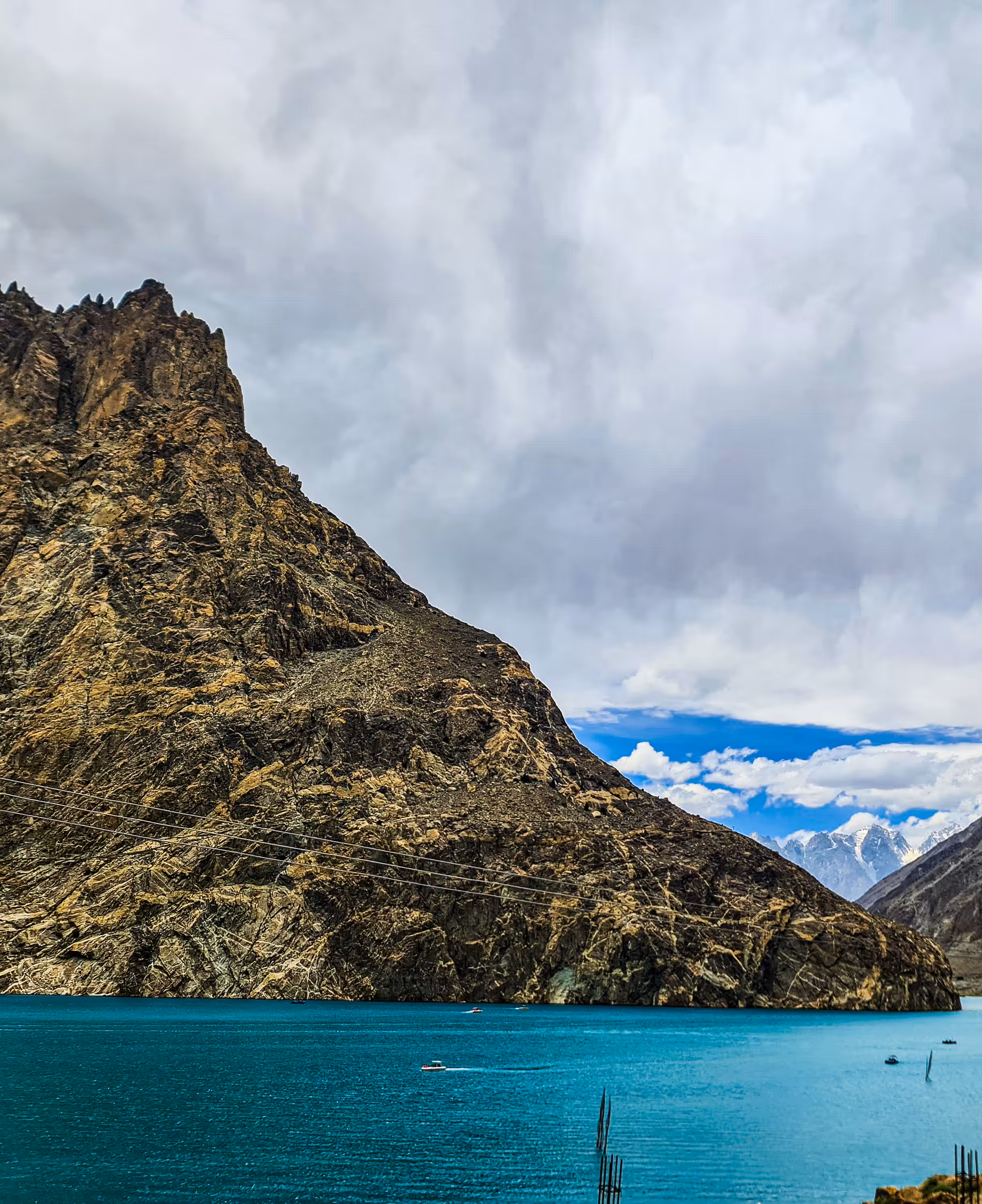 Attabad Lake Pakistan. 🌊 ⛰️ ☁️❤️