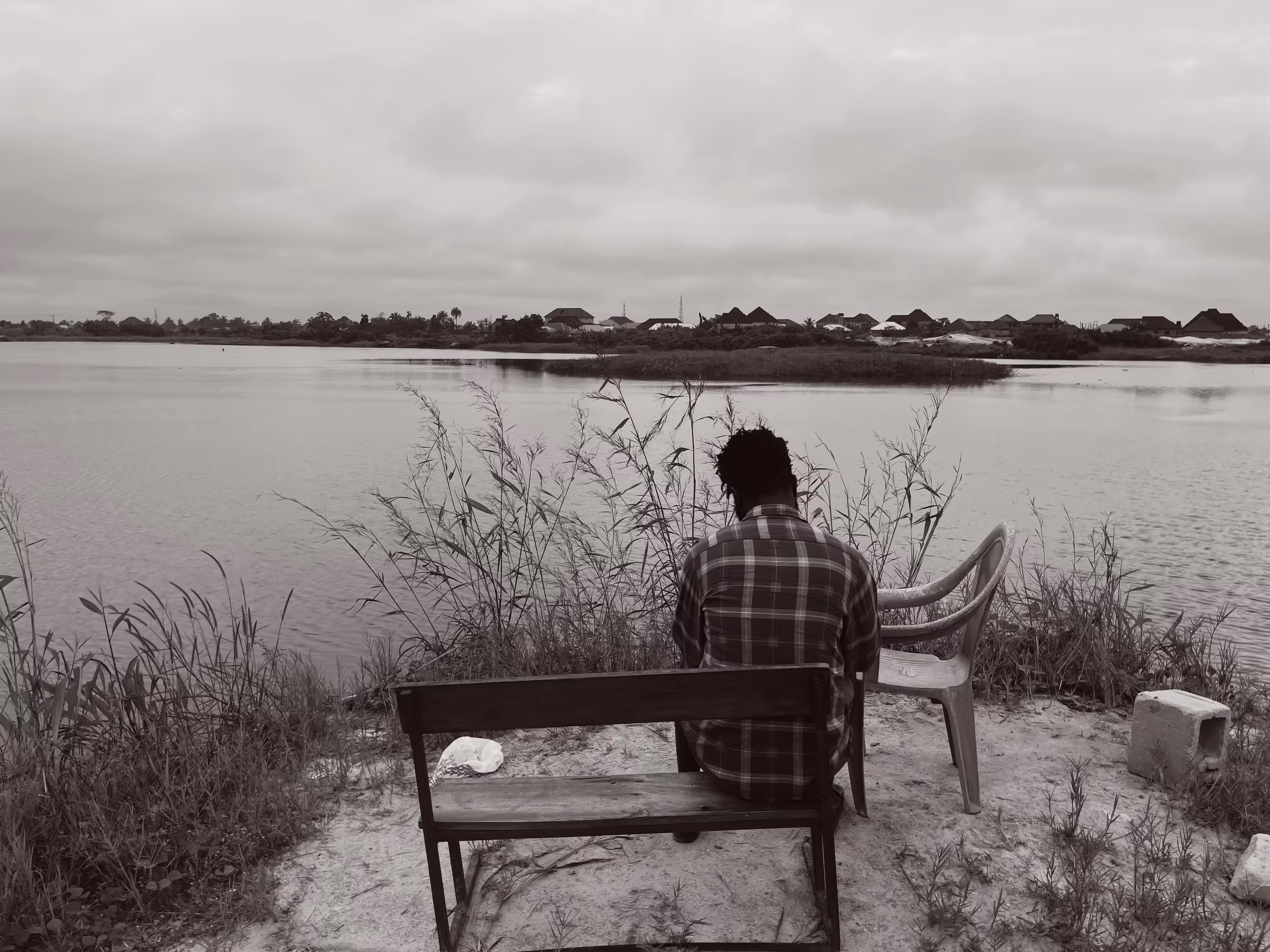Brume at the riverside