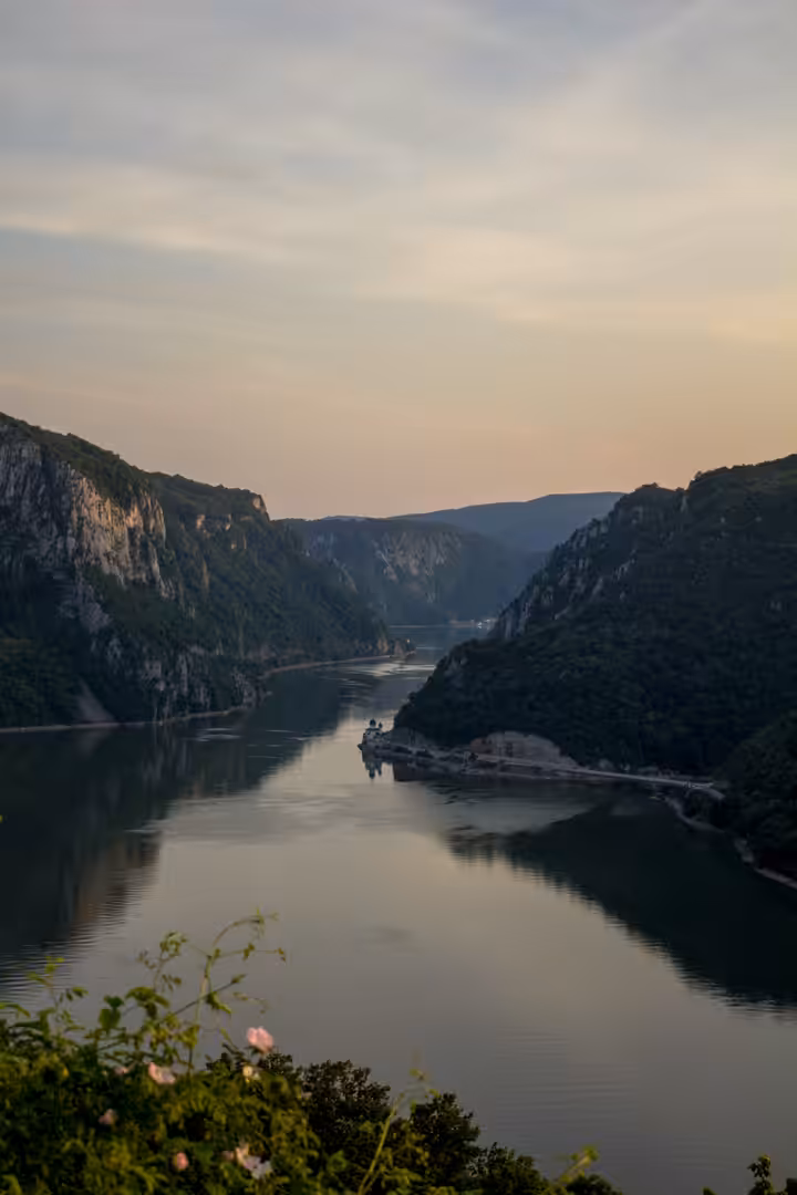 serbia-romania border on danube