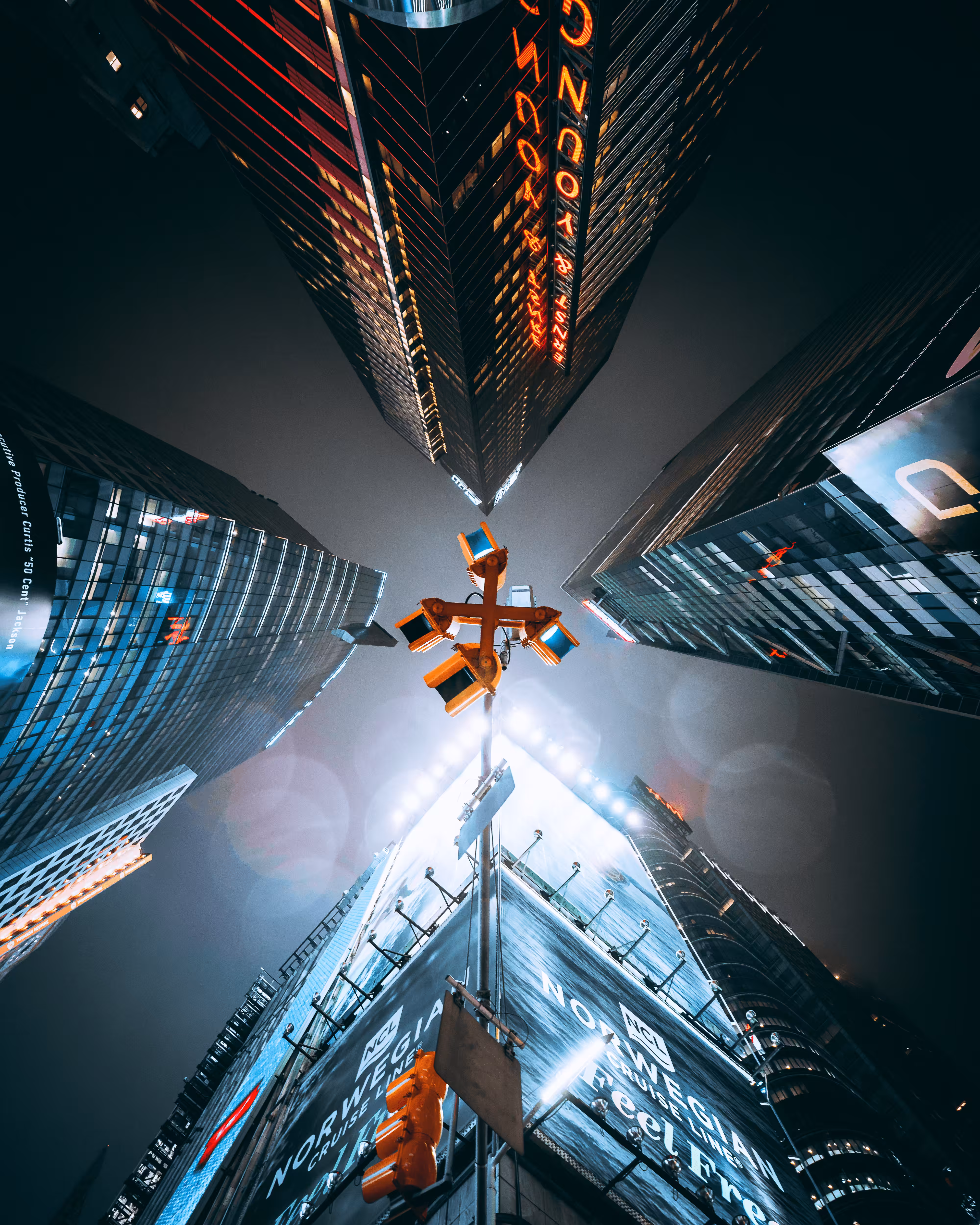 Manhattan look up