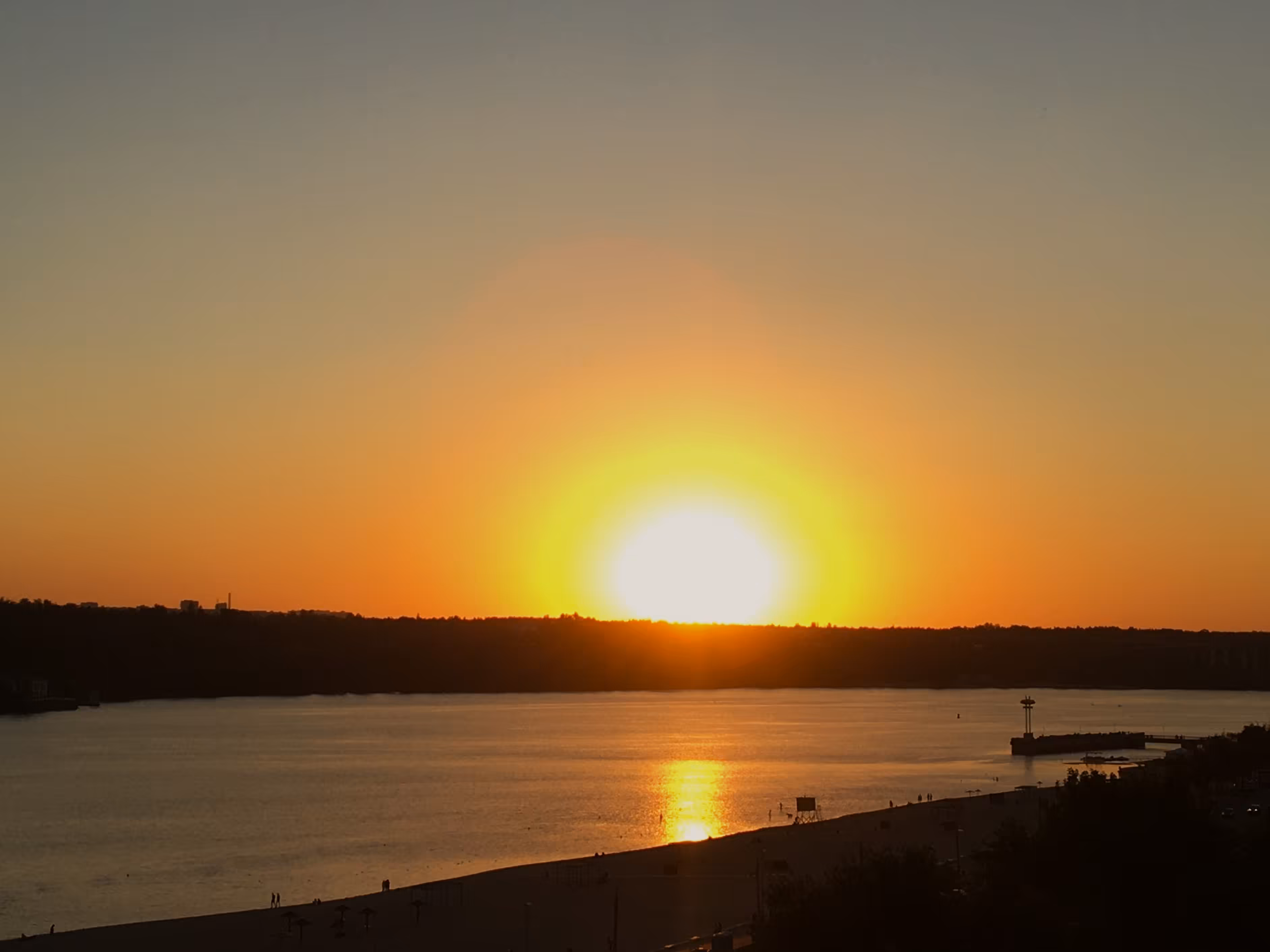 🌅Sunset on the Dnipro River, Zaporizhzhia, Ukraine