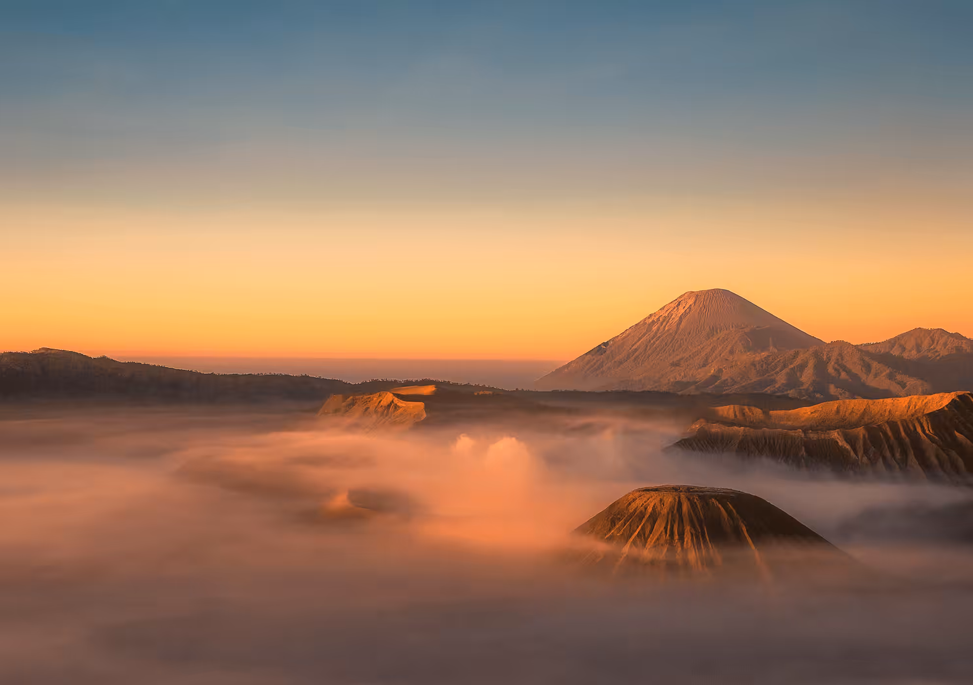 Mt. bromo Light 
