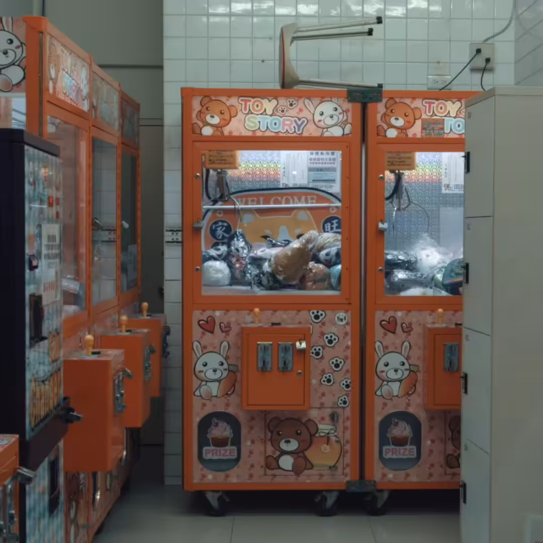 Lock-in Vending Machine 052