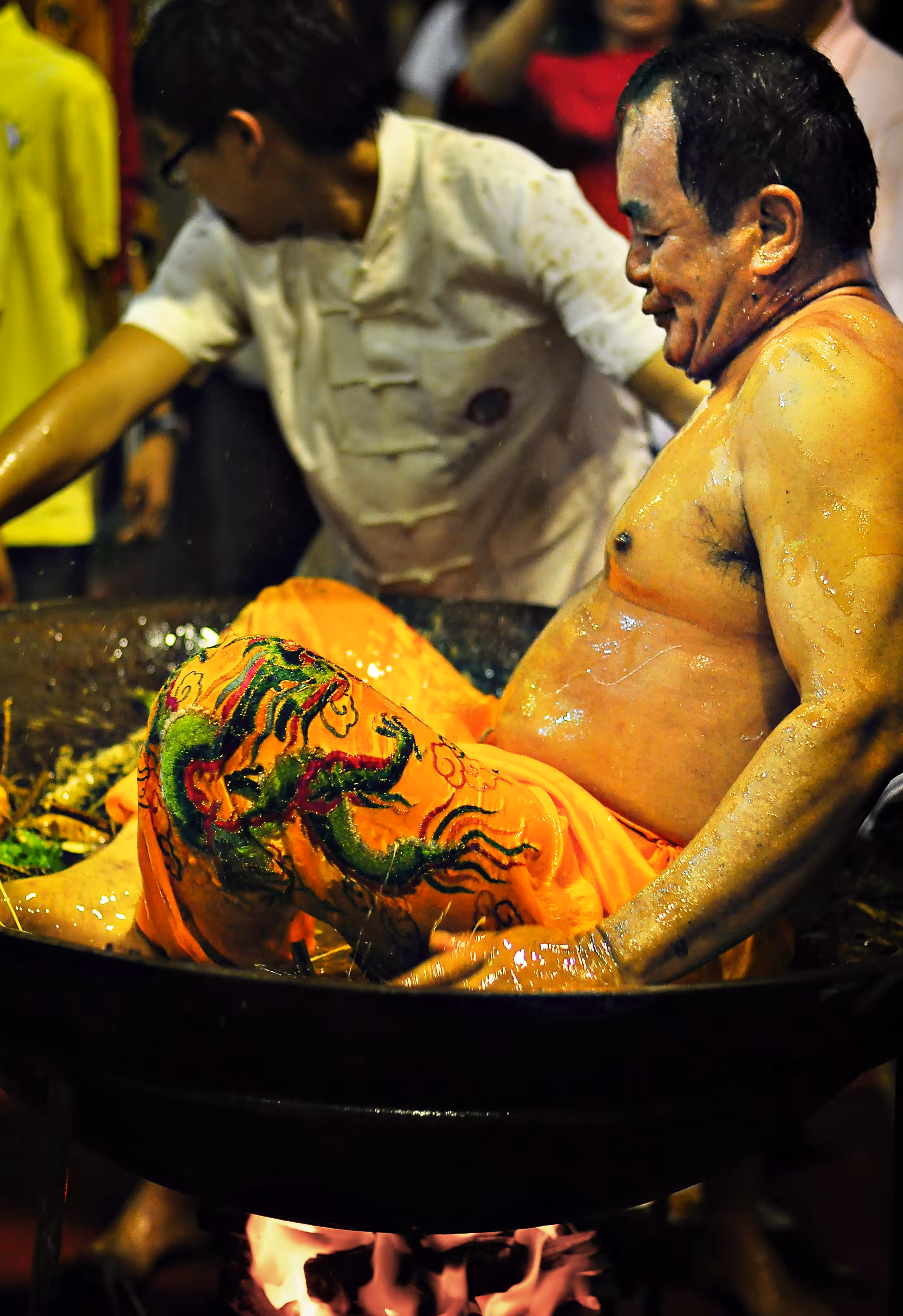 Oil Wok Ritual, Singapore - Spirit Mediums 7