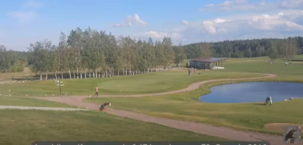 Golf Courses and Russia mixing well 