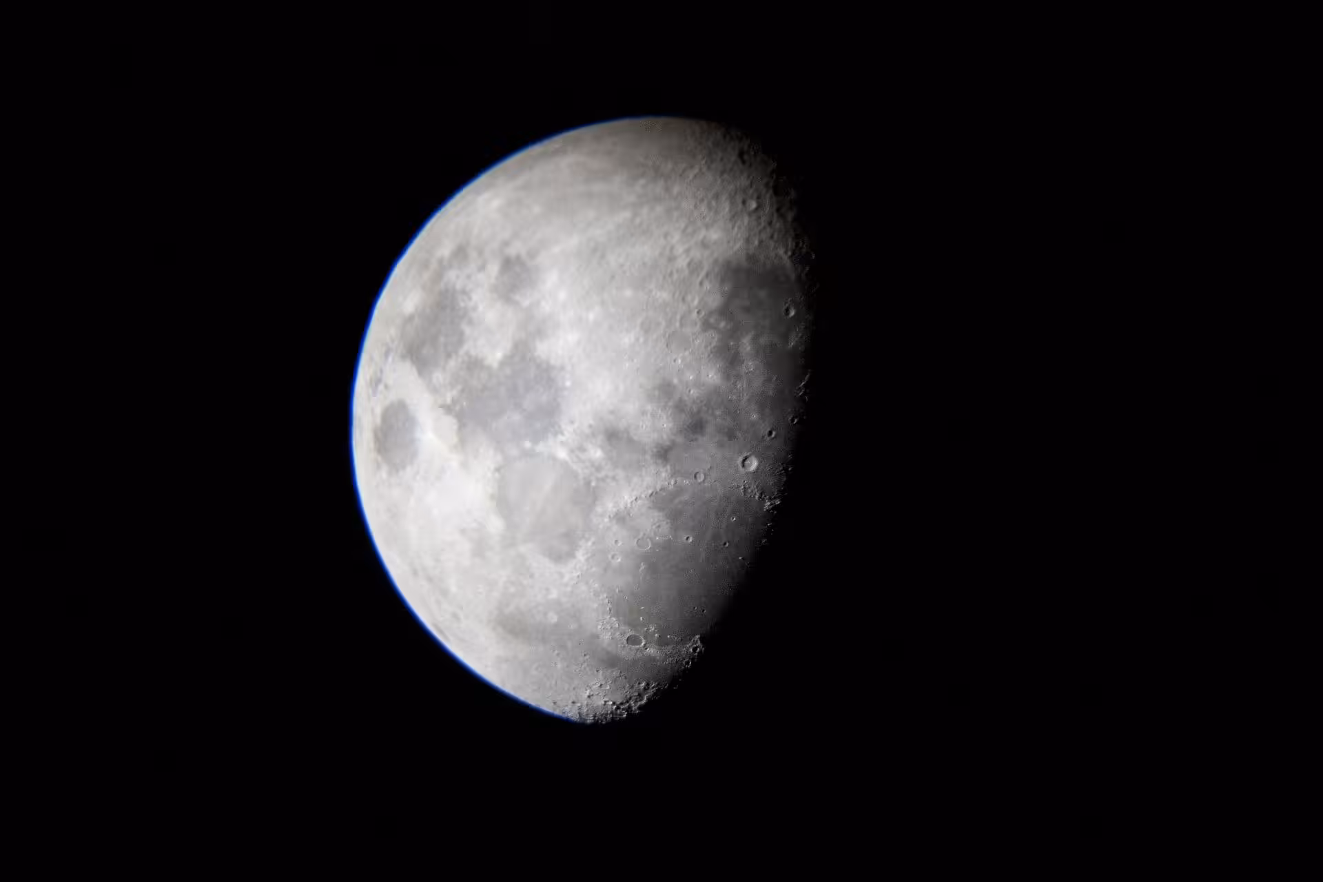 NFT_Interactive_Moon