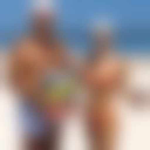 Ariane et Dimitri en maillot de bain