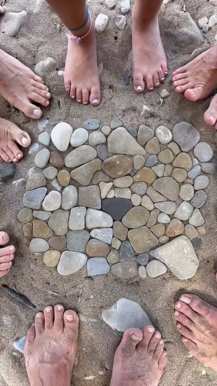 Snuggly rock puzzle mit wiggly toes