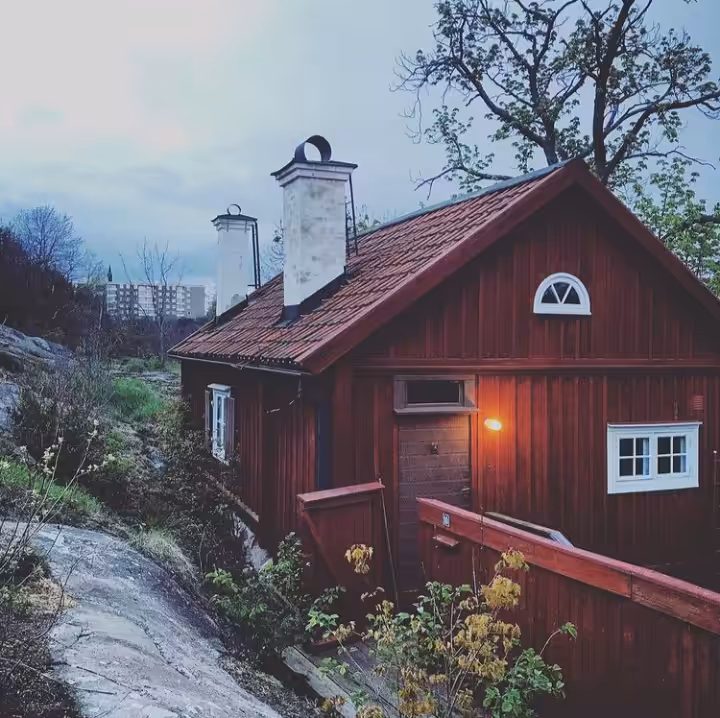 Little Red House 