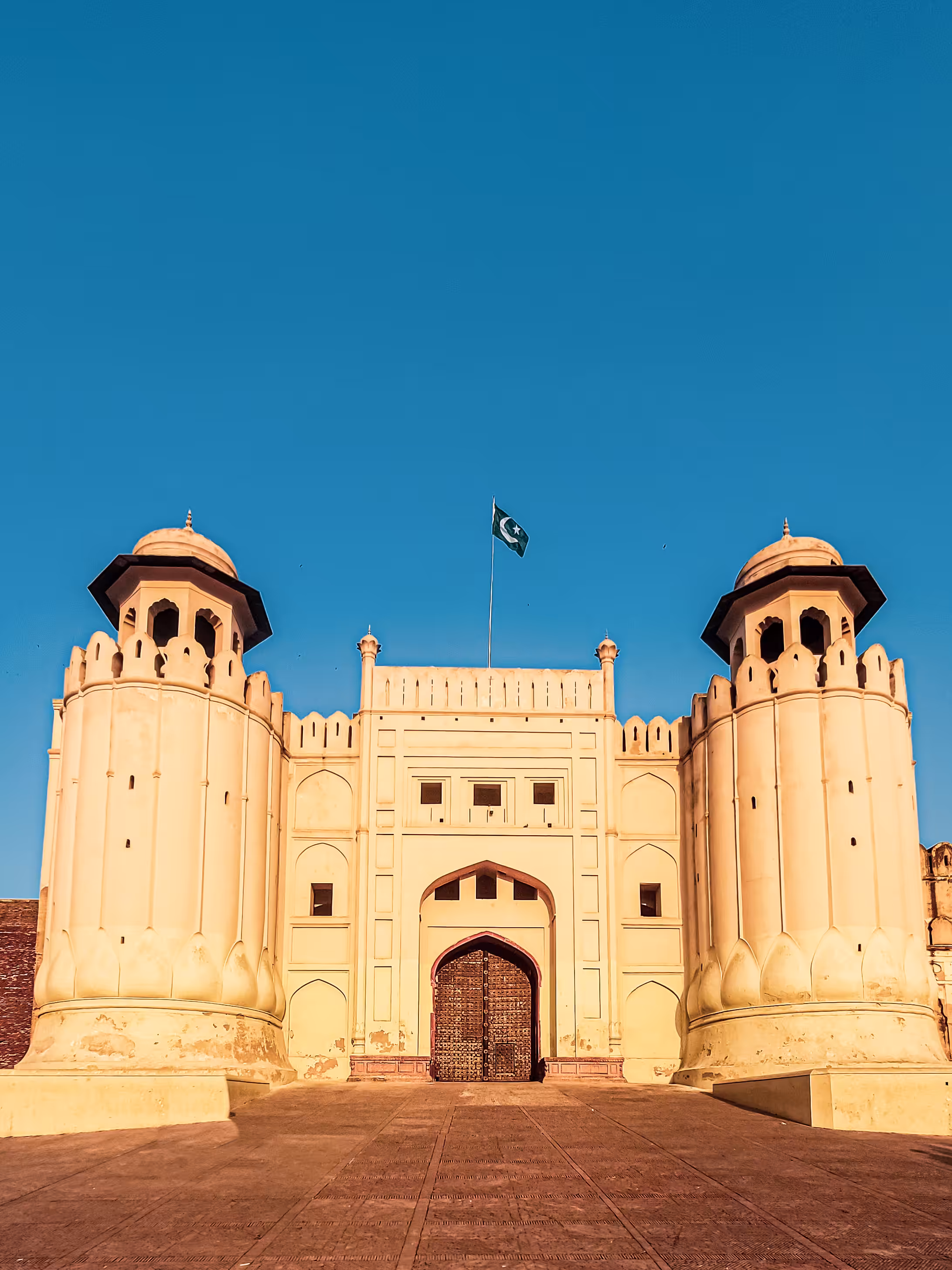 Magnificent Pakistan. ❤️: Lahore Fort Entrance. 