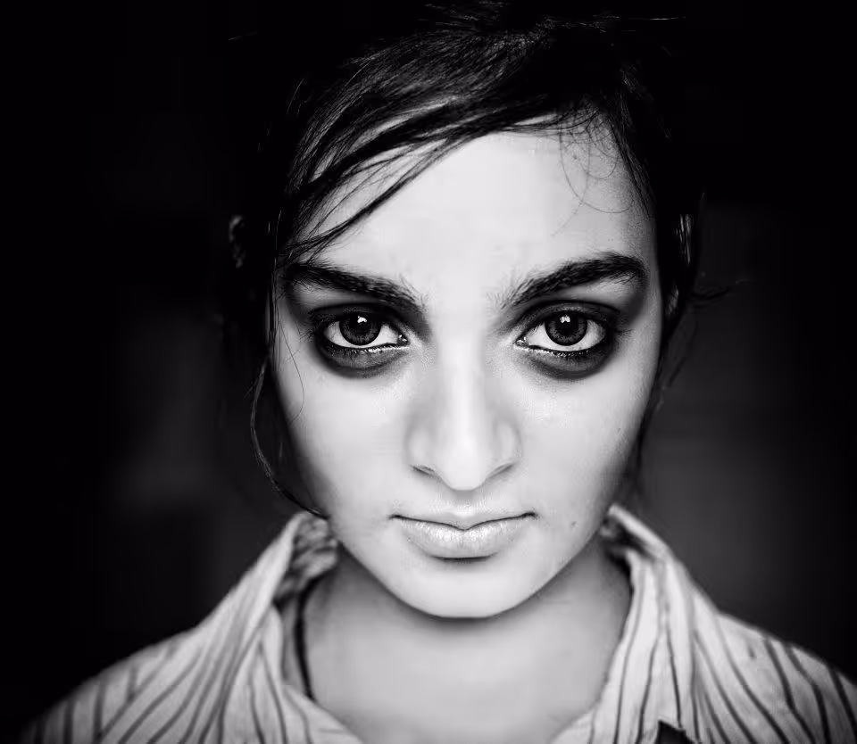 Look into me