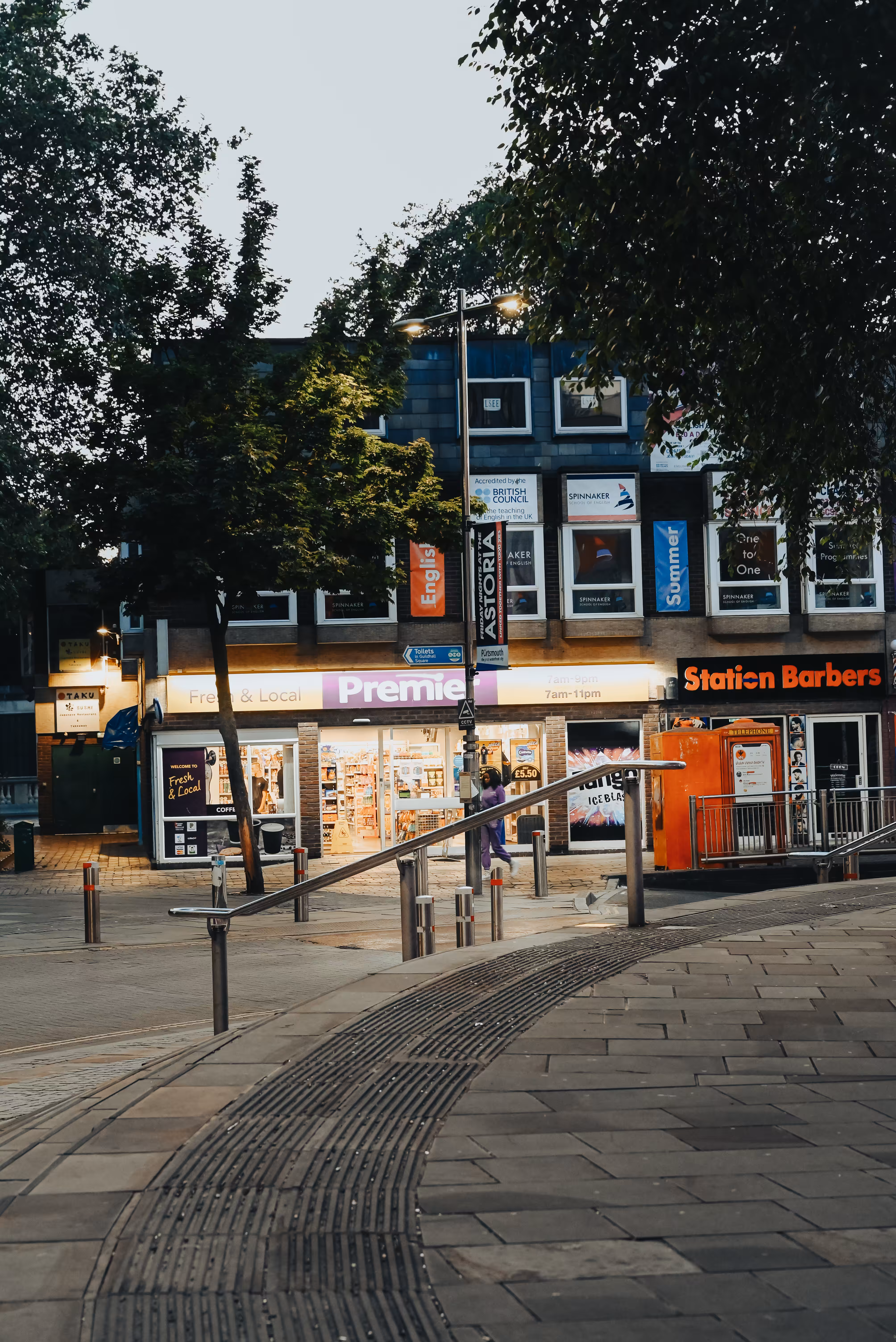 SHOPS 