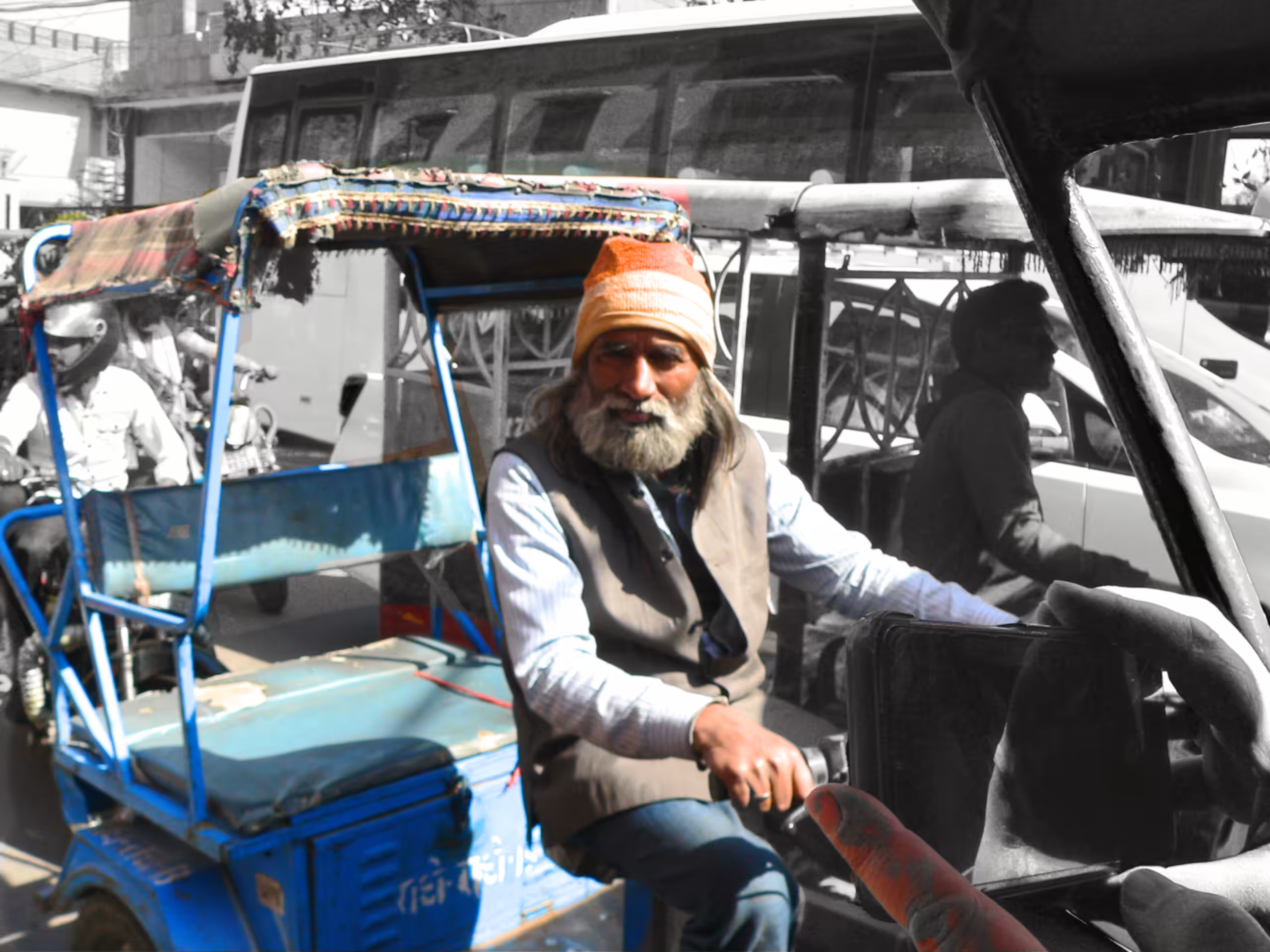 Travelling - India : Delhi central road