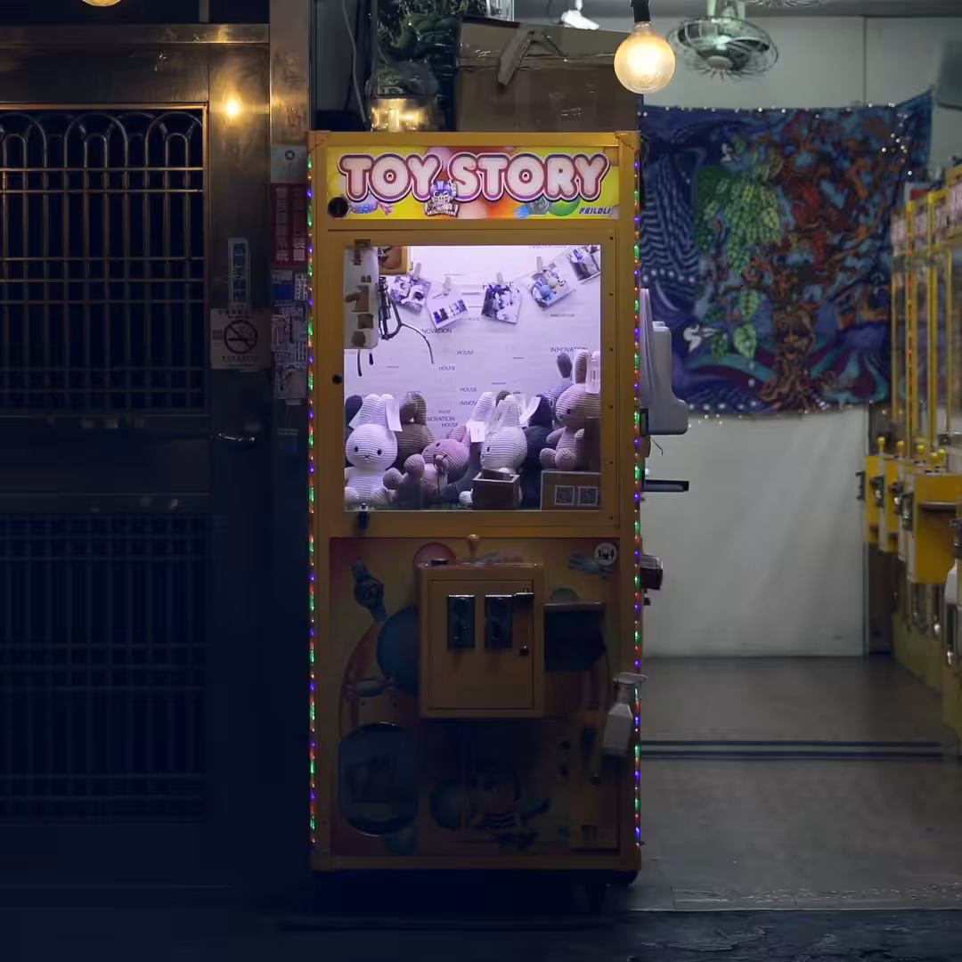 Lock-in Vending Machine 005