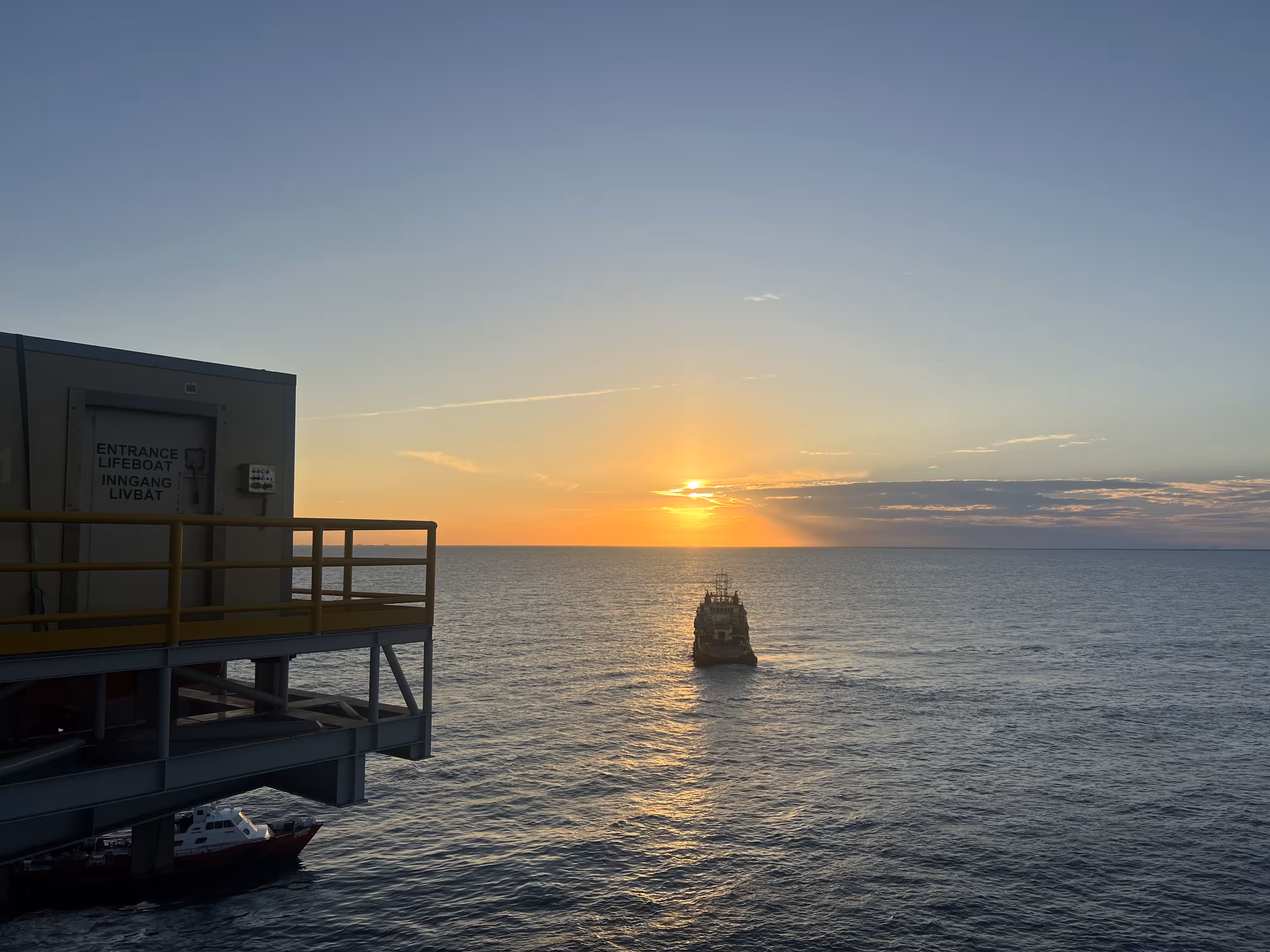 Metaleroz Offshore Seascape Photography 2024: Sunny side up!