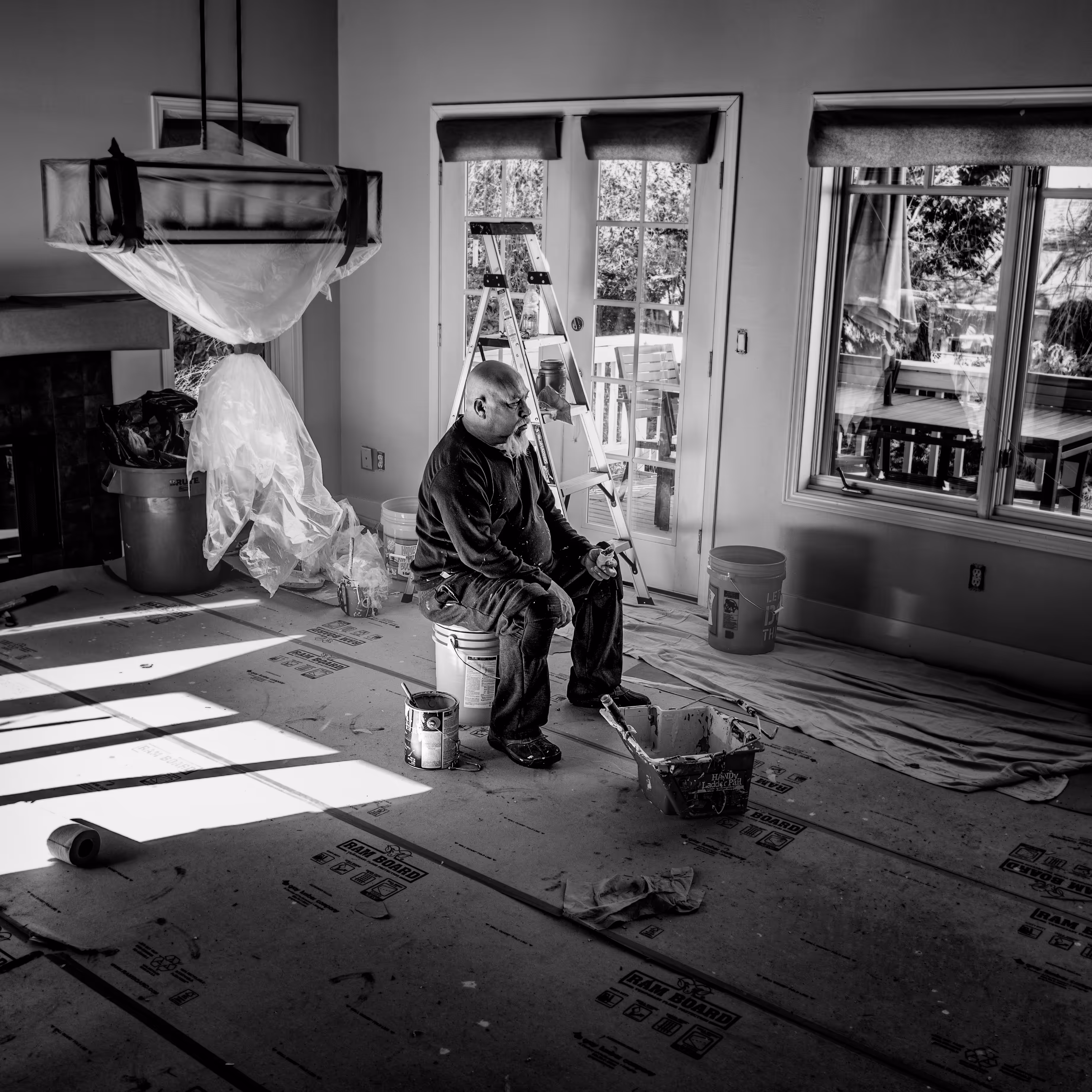 A DAY IN A RICH MAN'S HOUSE