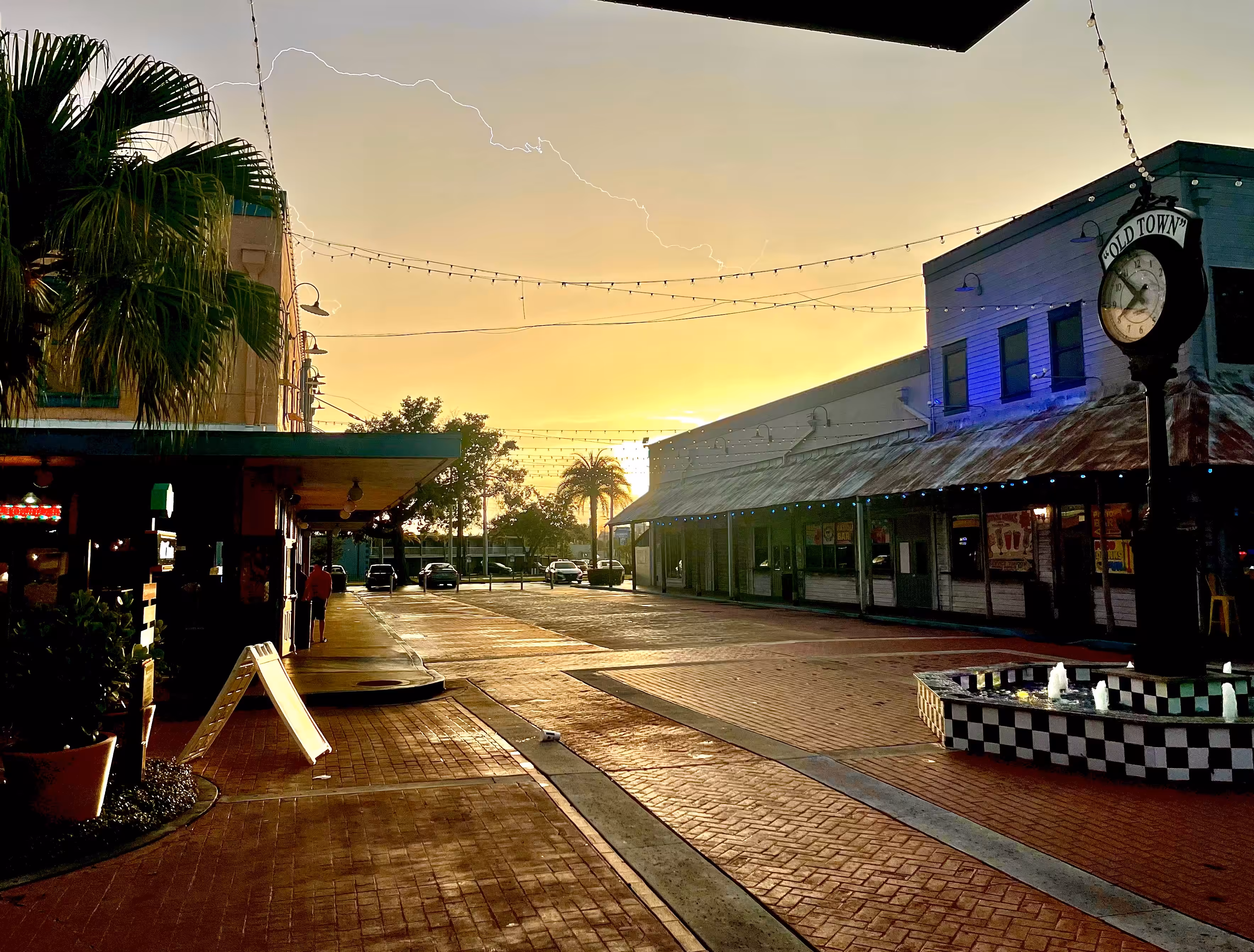 Sunset High Street