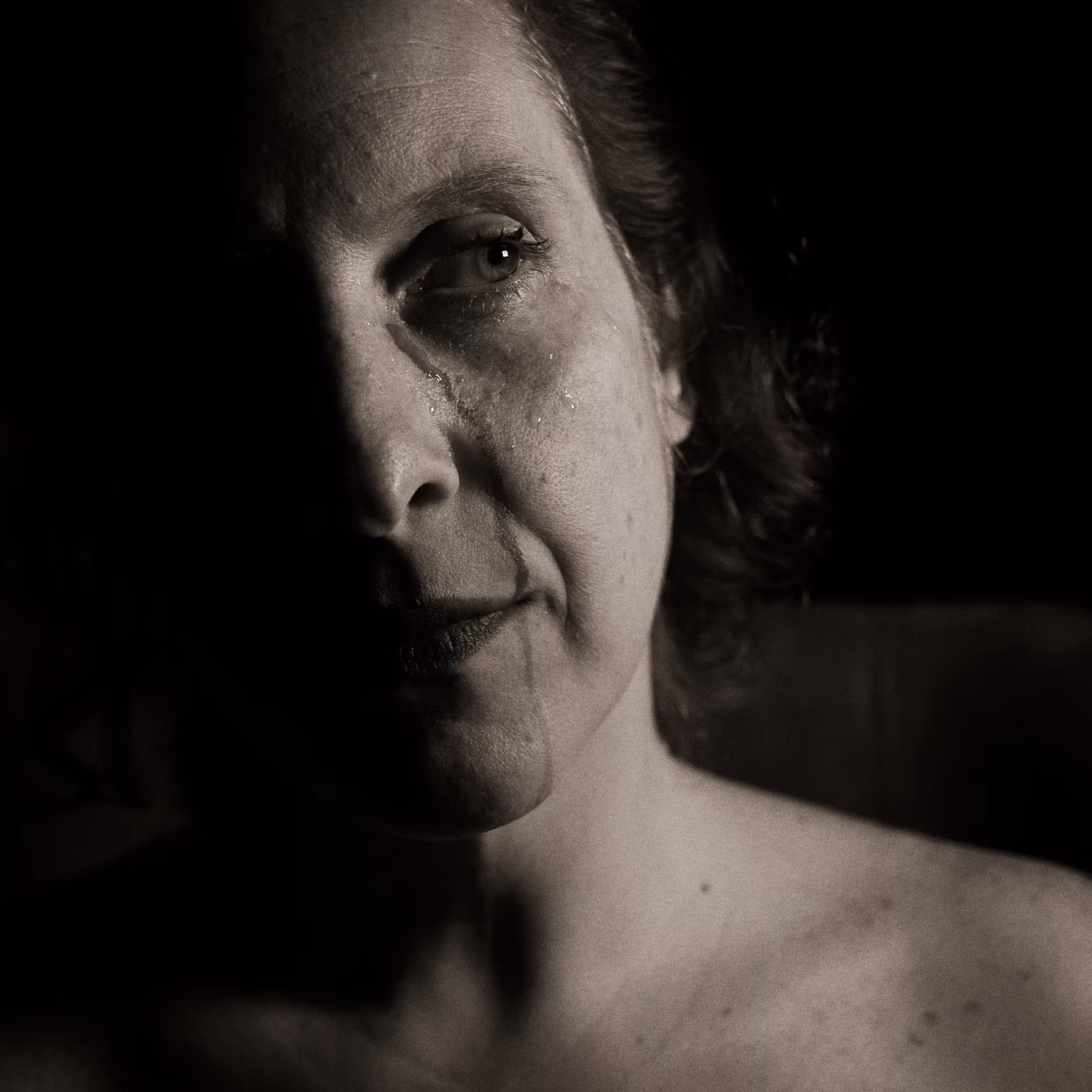 Photographic Languages: Noire et Blanche #6