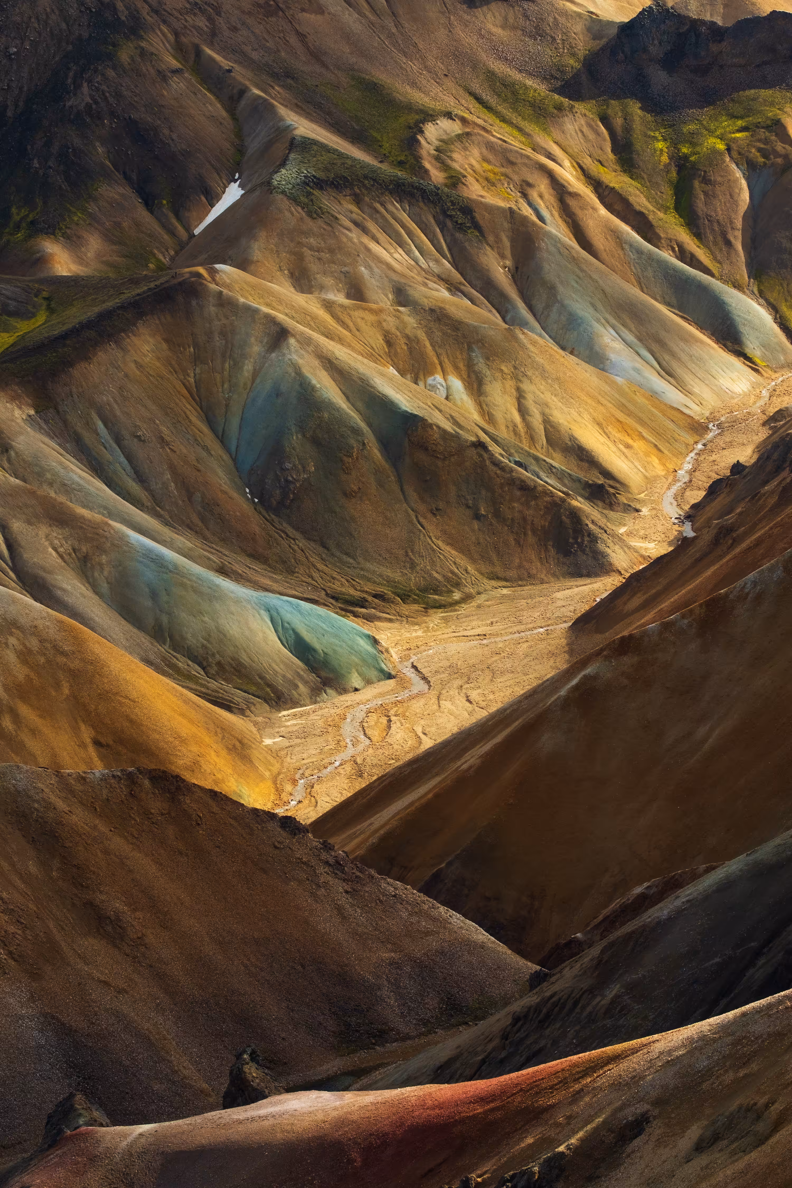 The Contrasts of Iceland
