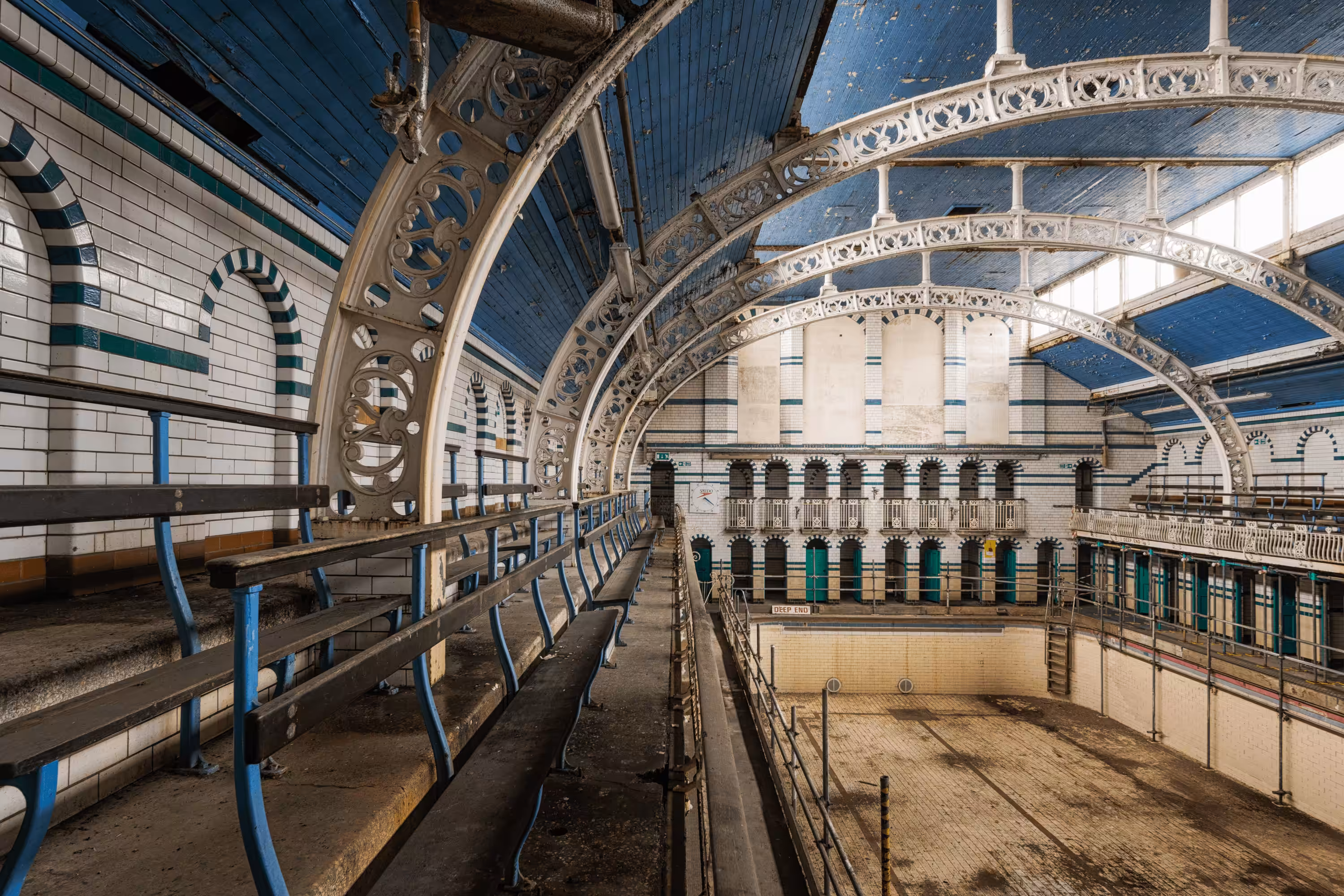 England - Abandoned Swimming Pool