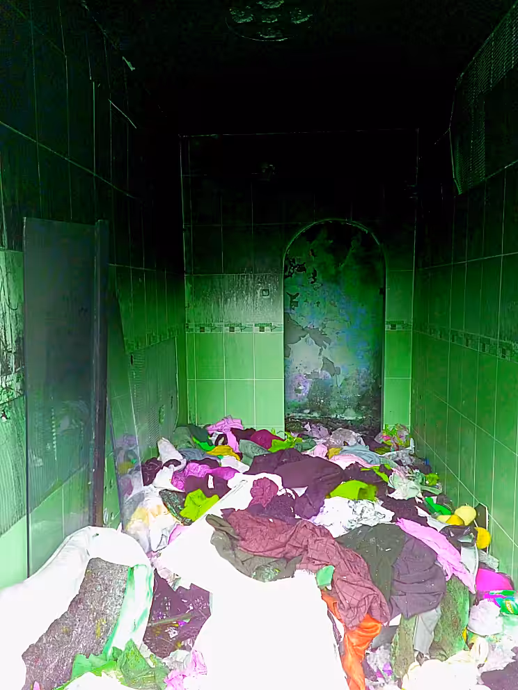 Let's pass the green hall