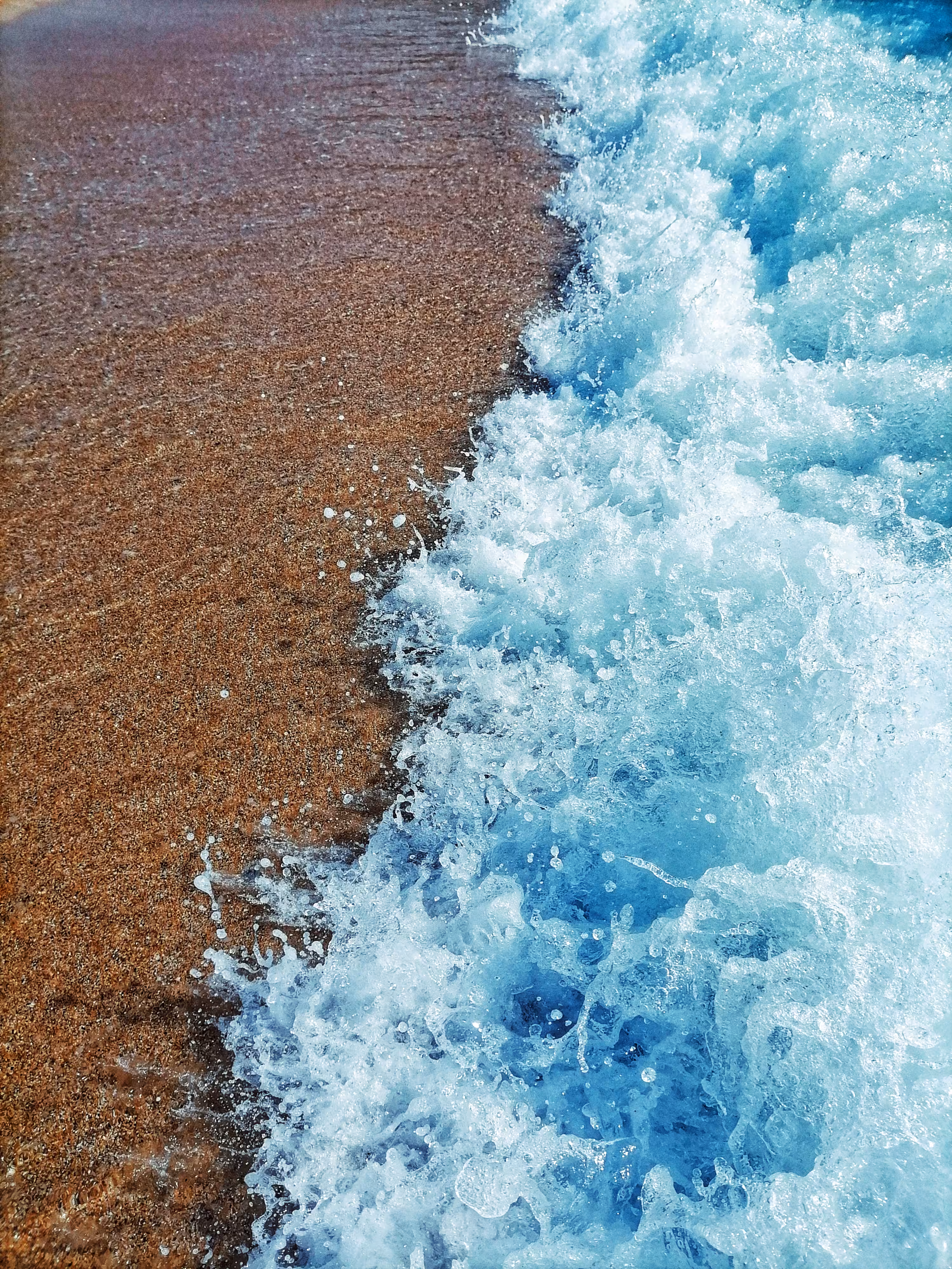 The noise of the sea
