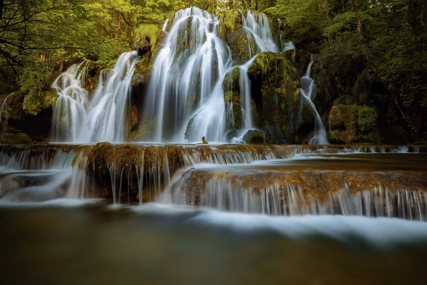 THE FLOW- A Peaceful Musical Journey: JURAFALL BEAUTY
