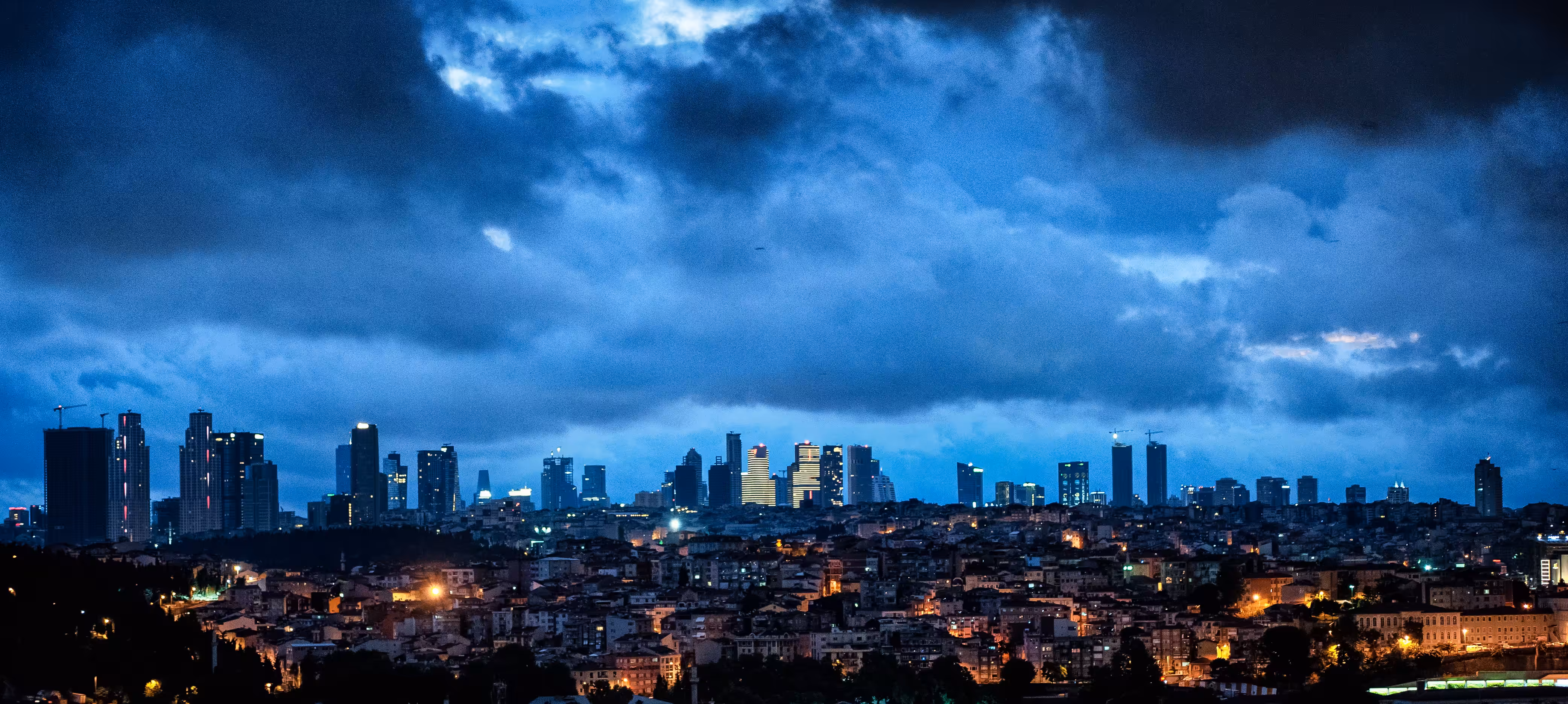 4:05 AM Istanbul