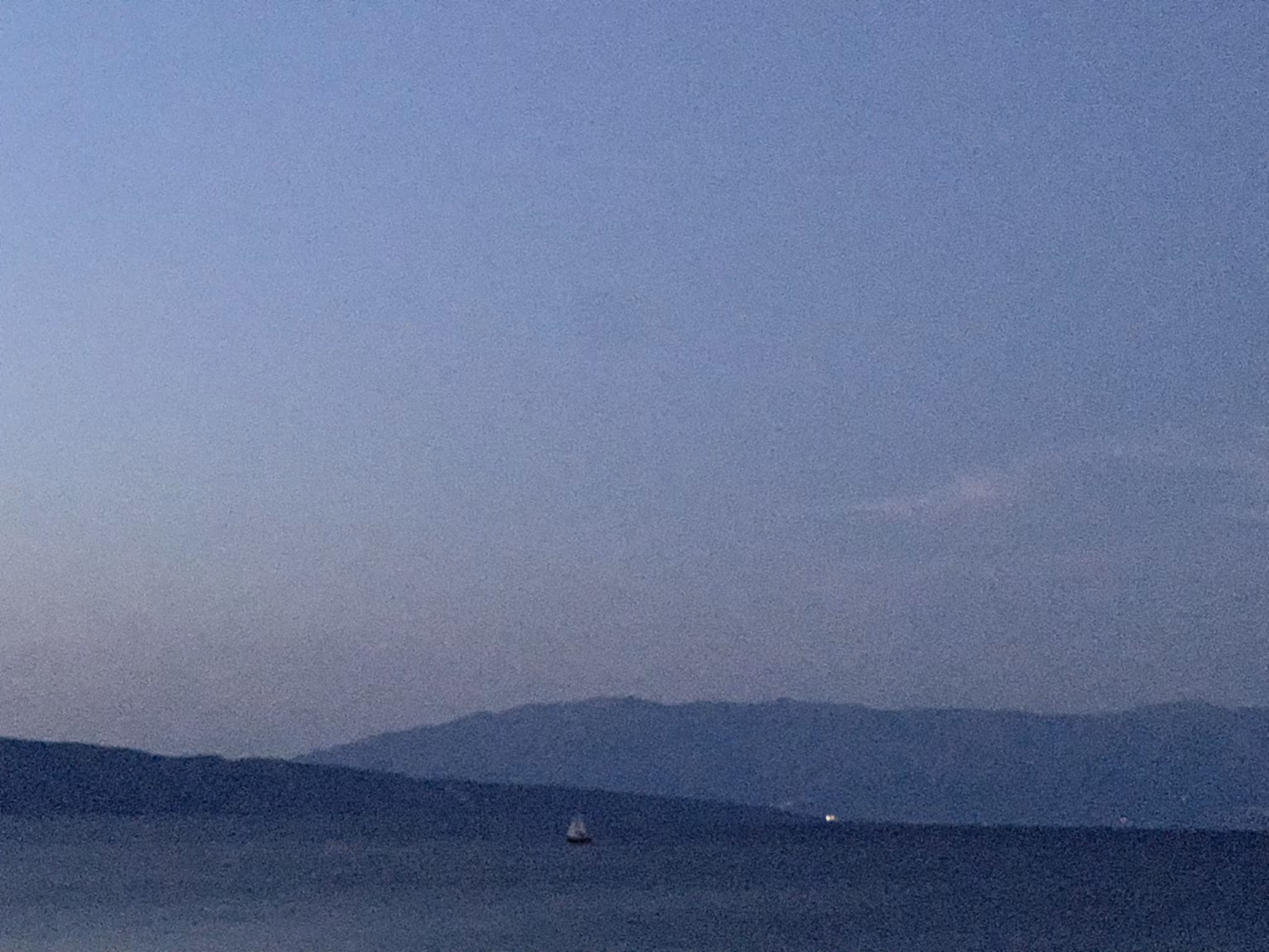 grainy zoom