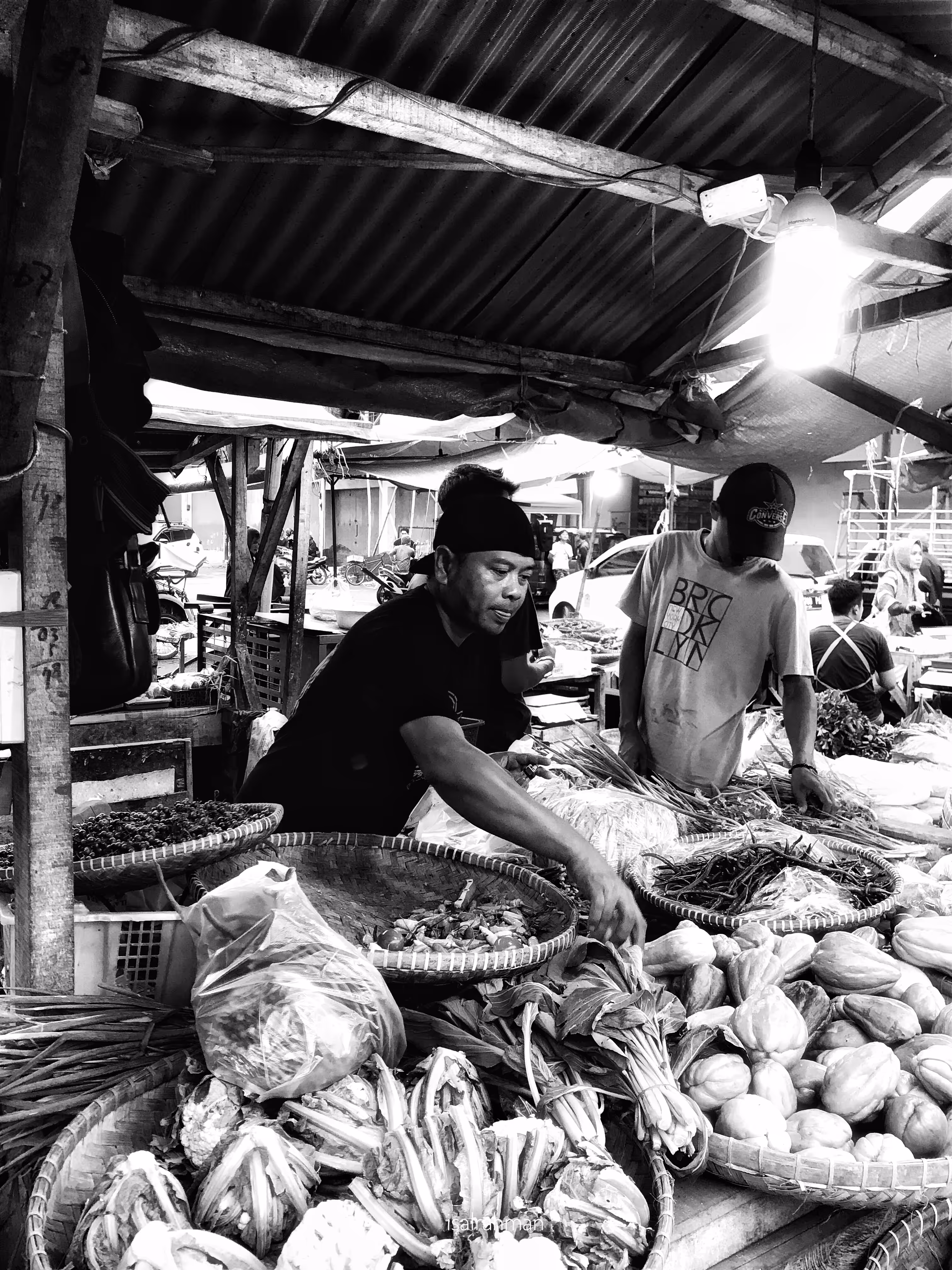 good or bad service, that is the key of a trader