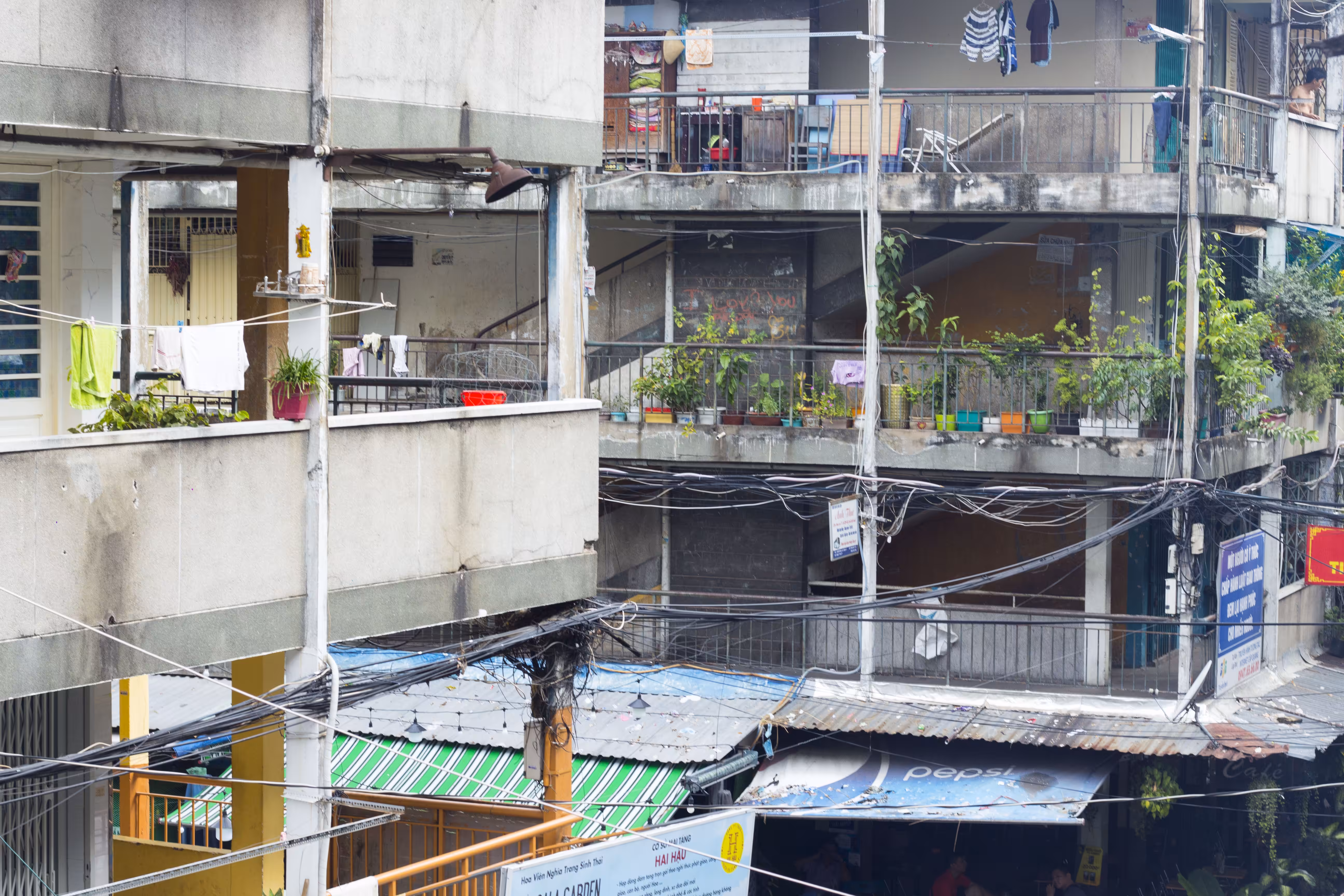 #streetmoth [009] overlap