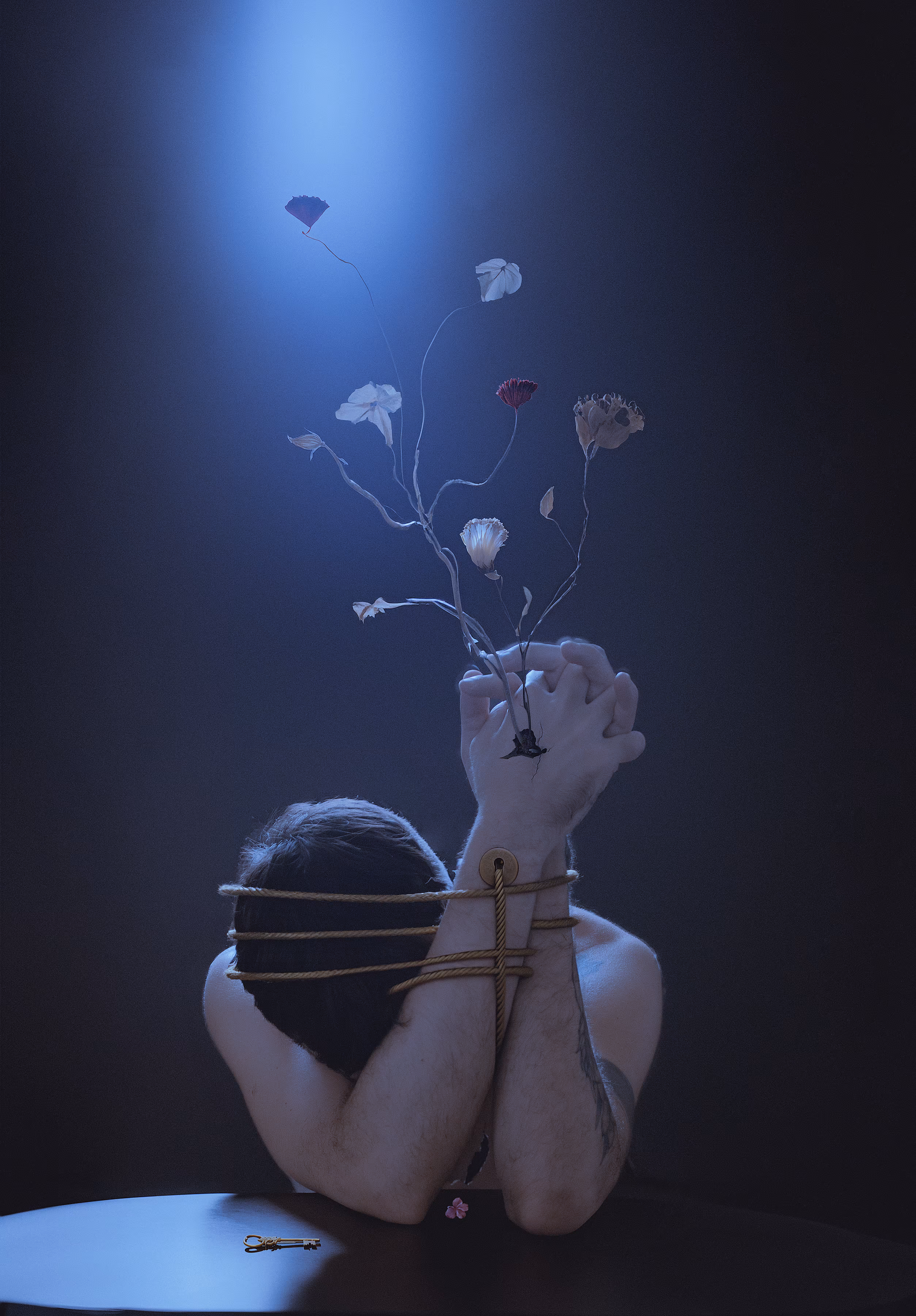 (in)visible chains / (r)hope