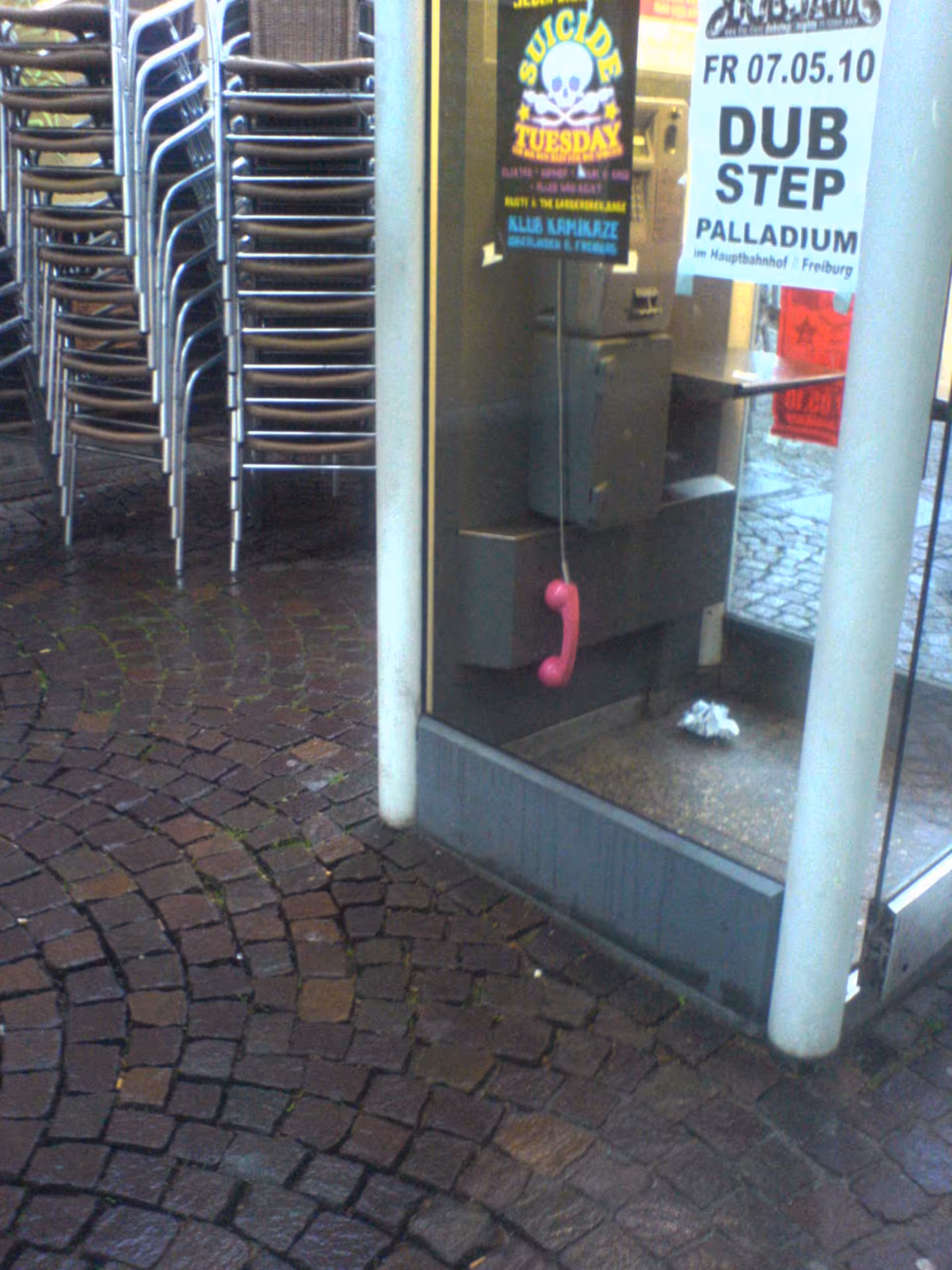 pink pay phone 2010