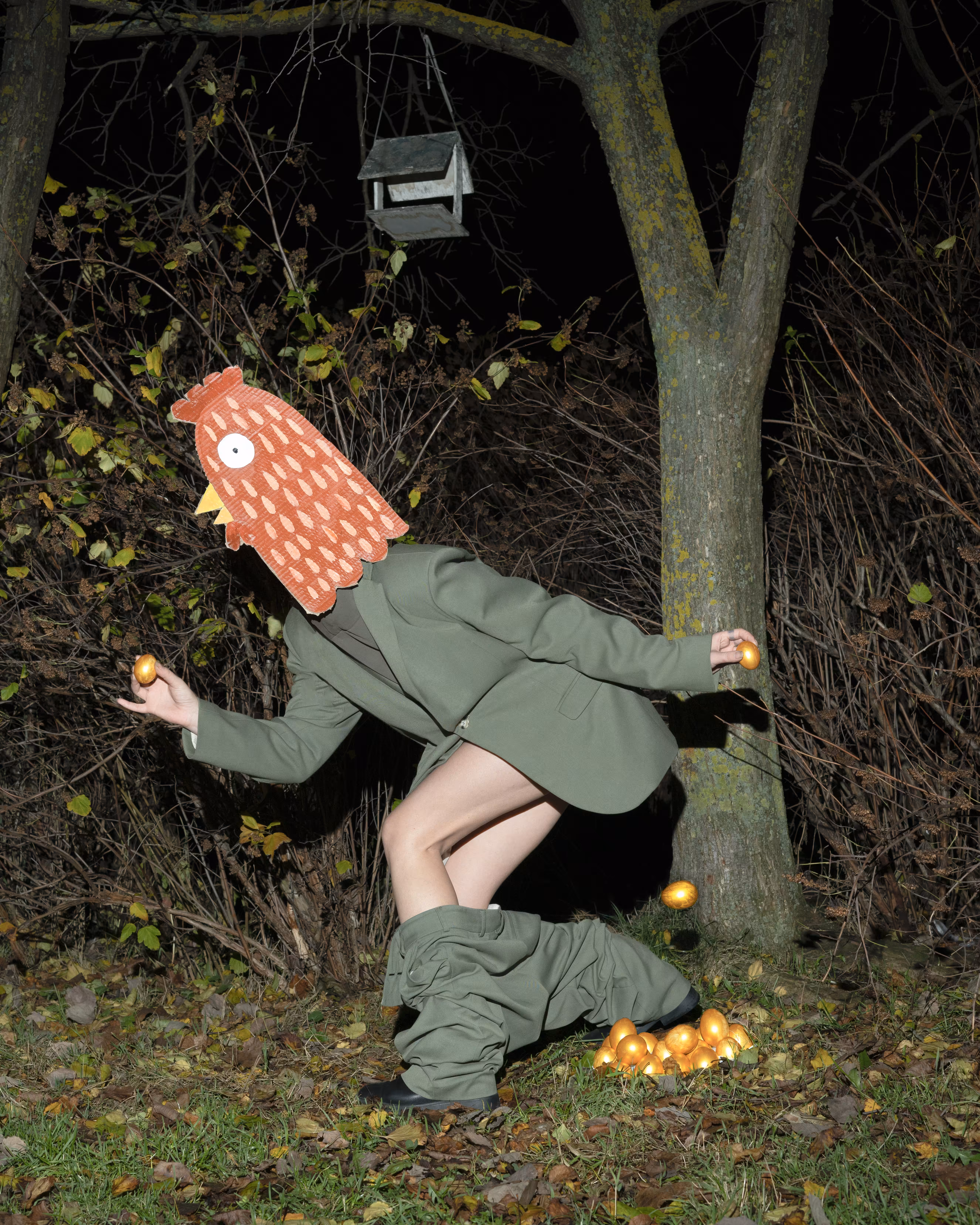 THE HEN'S TRAIL  