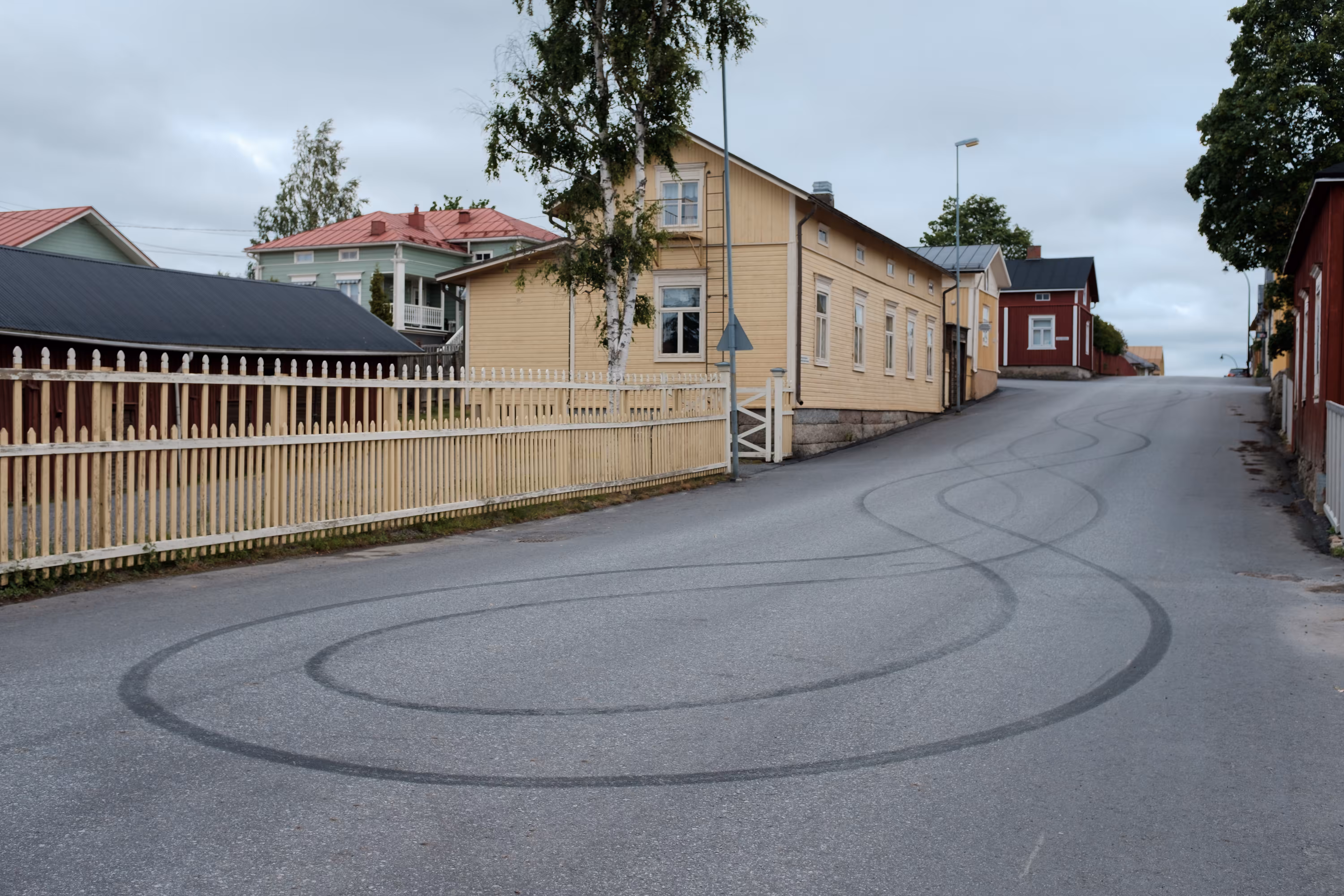 So who lives here, anyway? #002