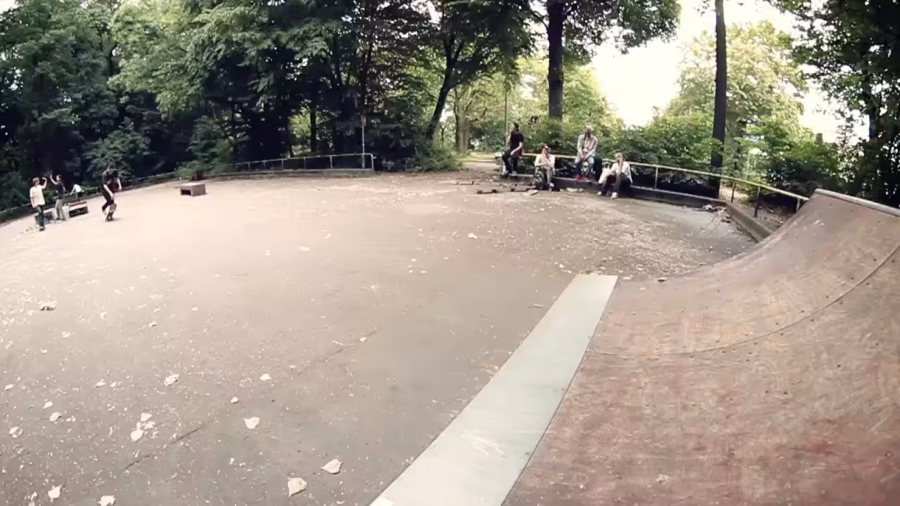 Tripple Kickflip Backside Tailslide